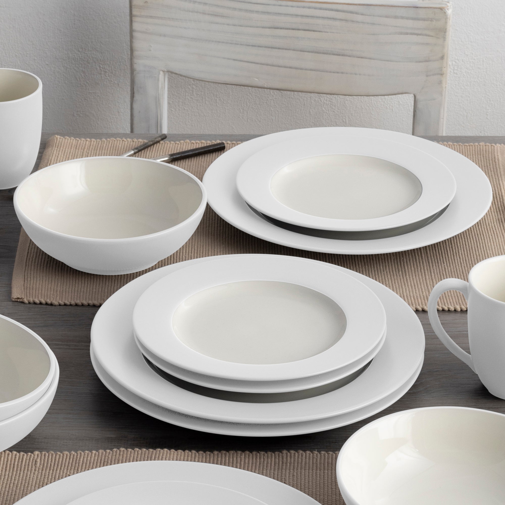  Noritake Colorwave 16-Piece Rim Dinnerware Set, Service for 4 - White - Bonton