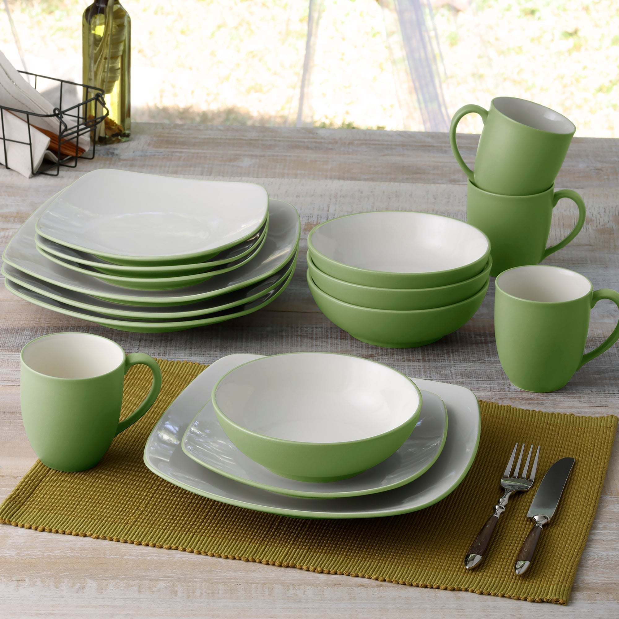  Noritake Colorwave 16-Piece Square Dinnerware Set, Service for 4 - Apple - Bonton