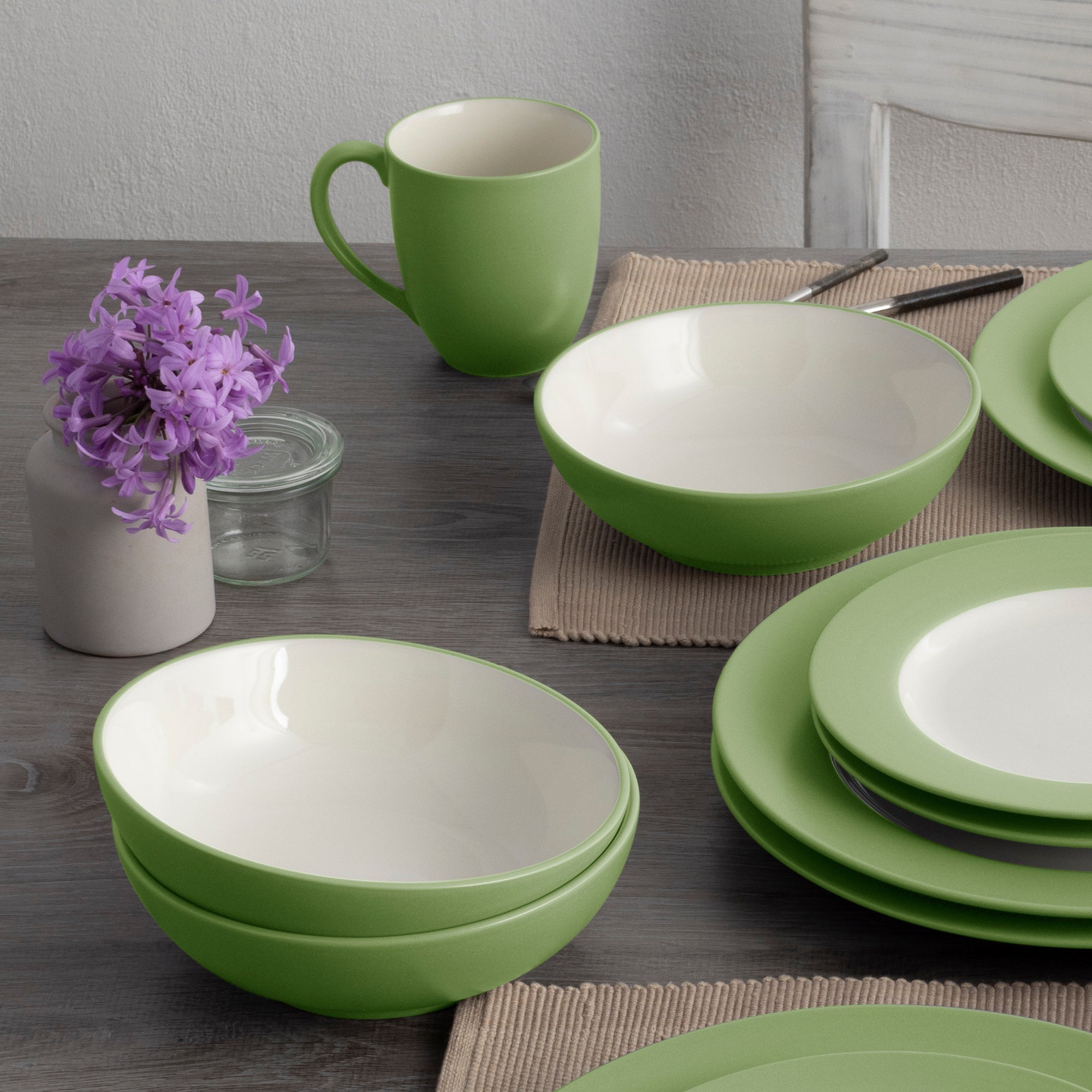  Noritake Colorwave 16-Piece Rim Dinnerware Set, Service for 4 - Apple - Bonton