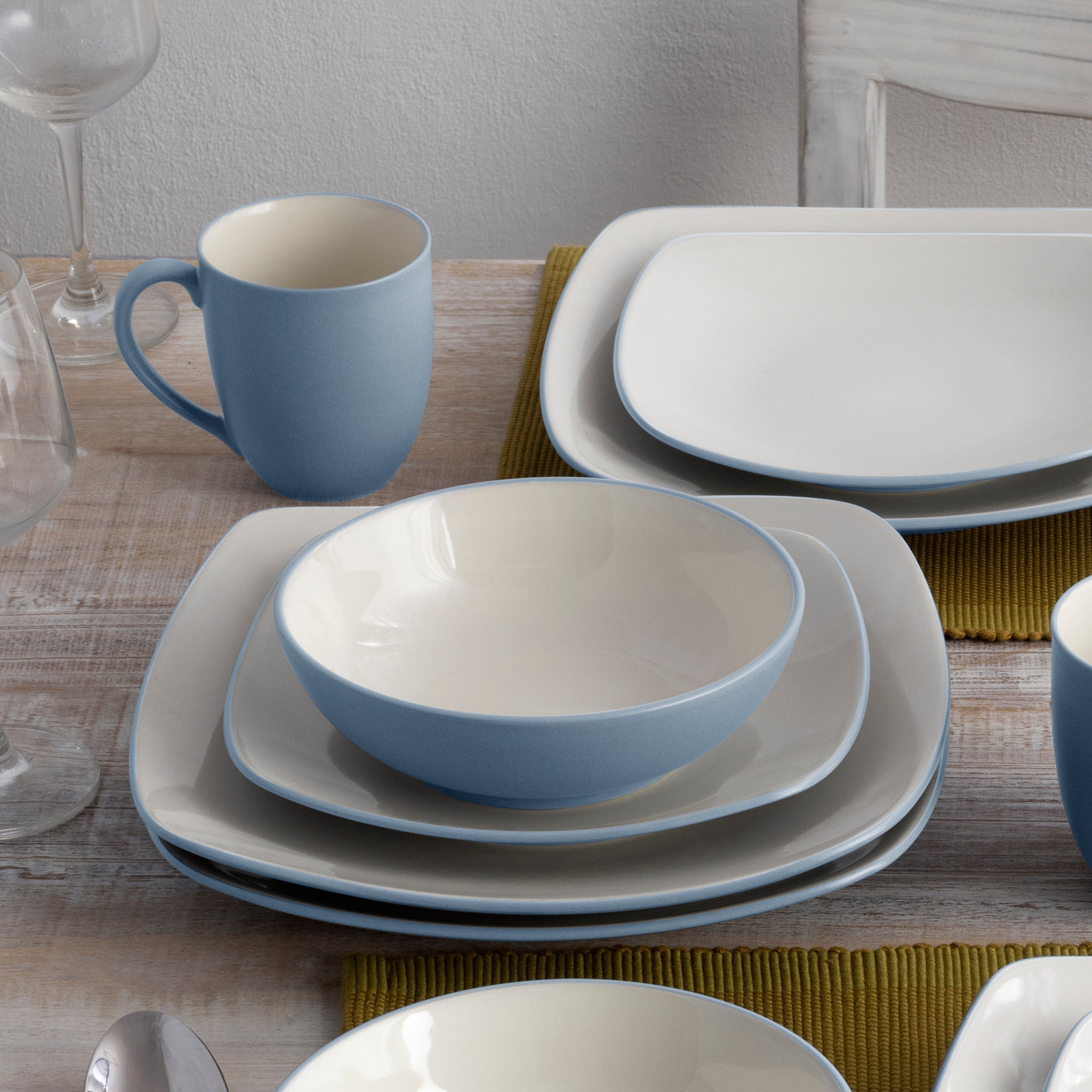  Noritake Colorwave 16-Piece Square Dinnerware Set, Service for 4 - Ice - Bonton