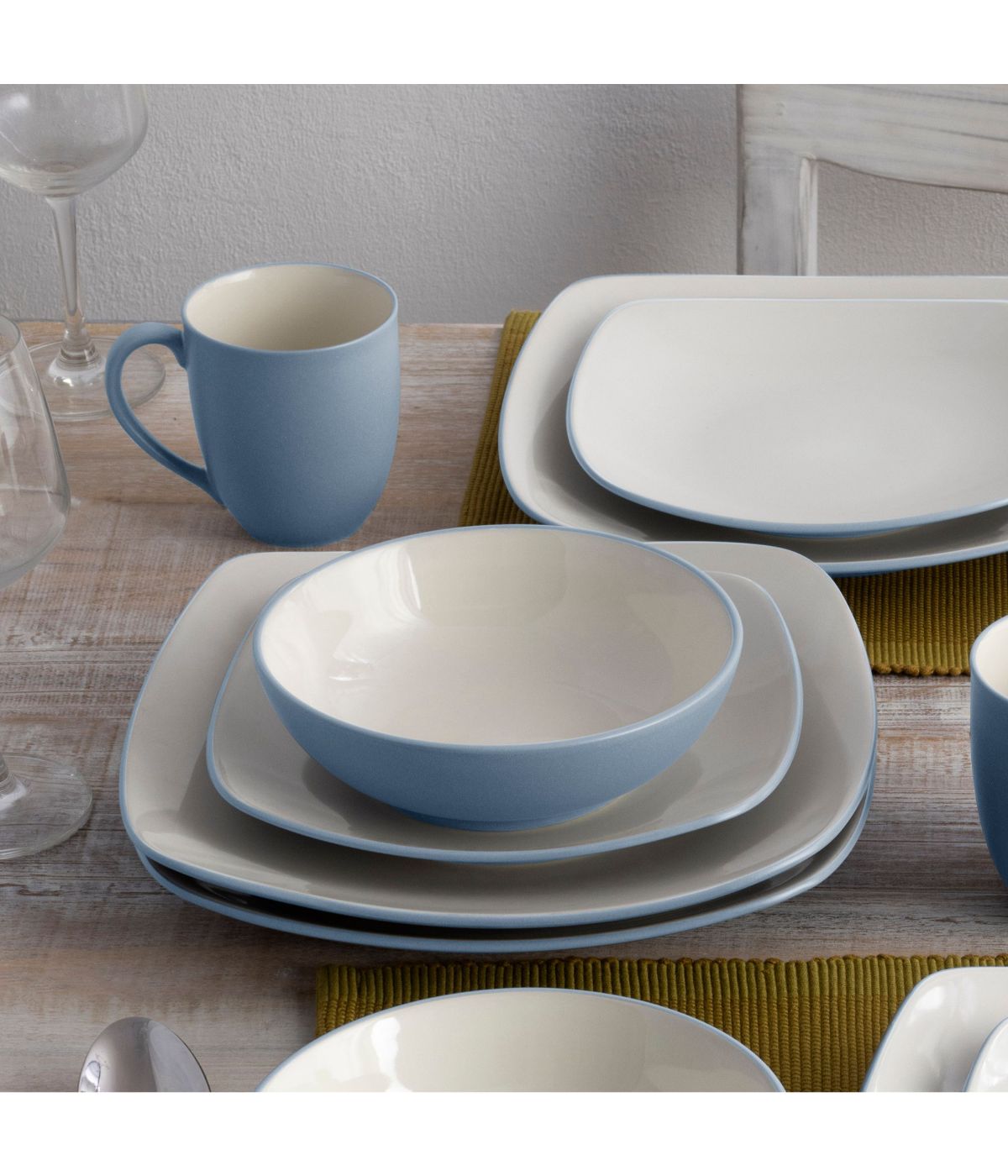  Noritake Colorwave 4 Piece Square Place Setting - Ice - Bonton