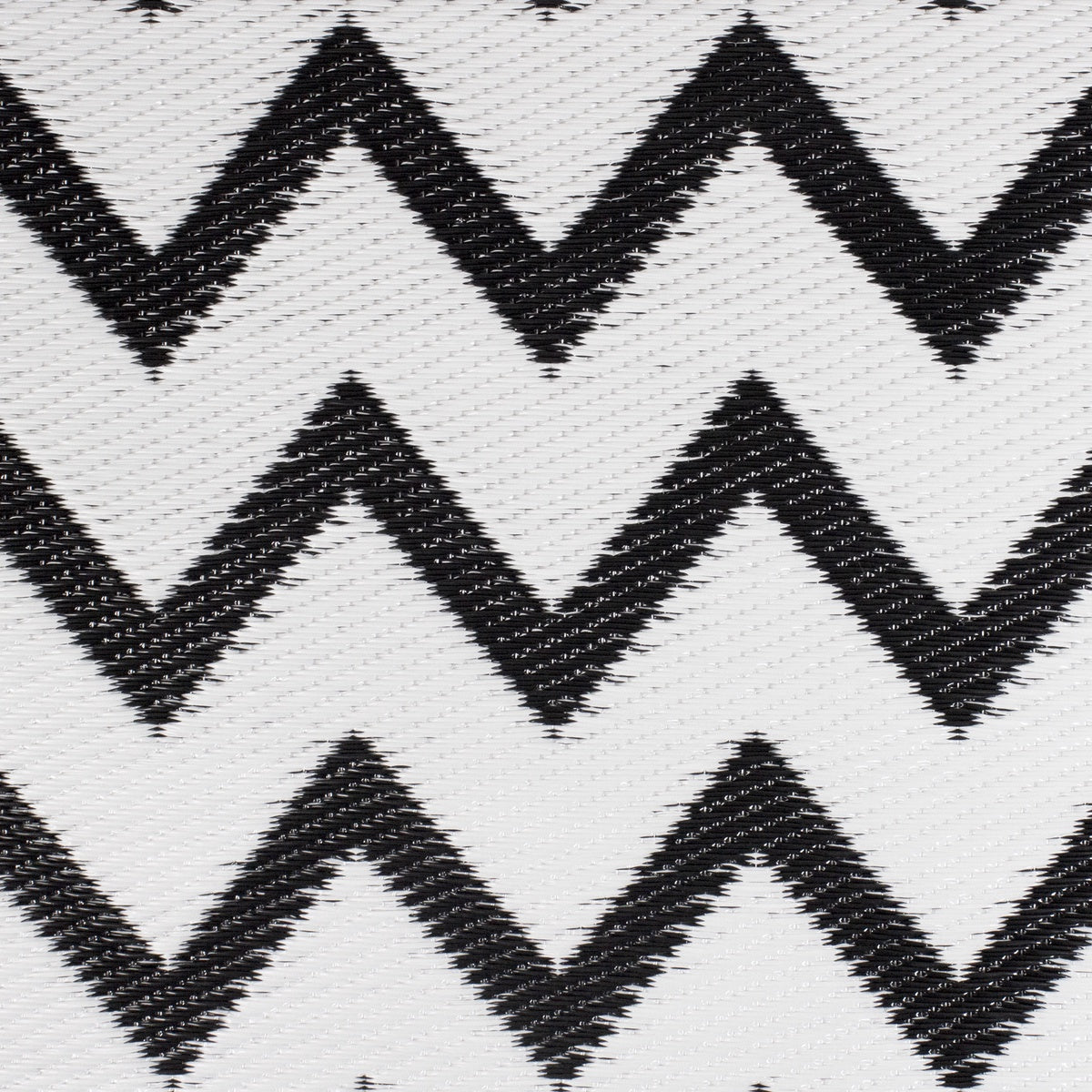  Northlight 4' X 6' Black and White Chevron Rectangular Outdoor Area Rug - Chevron - Bonton