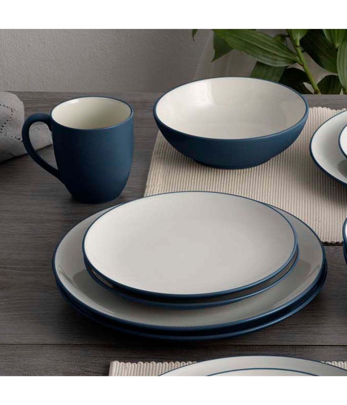  Noritake Colorwave 4 Piece Coupe Place Setting - Blue - Bonton