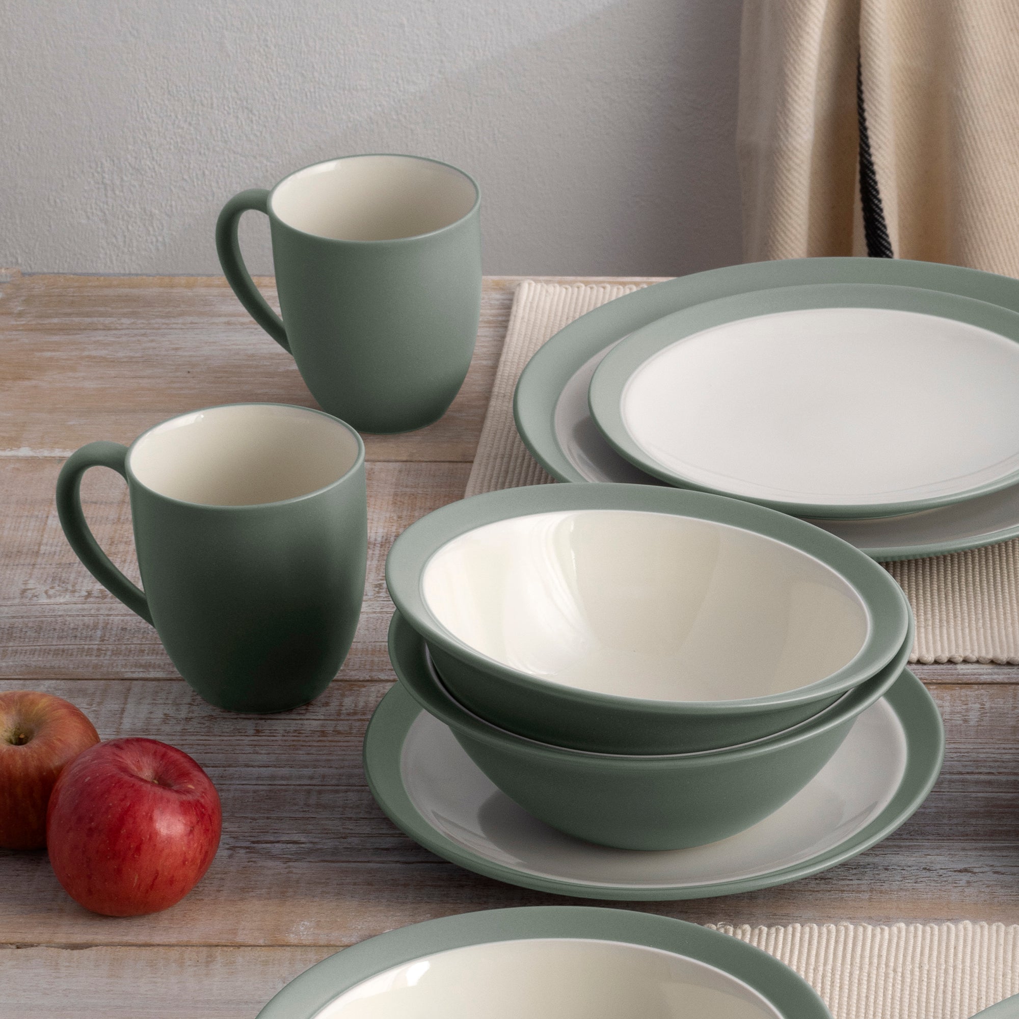  Noritake Colorwave 16-Piece Curve Dinnerware Set, Service for 4 - Green - Bonton