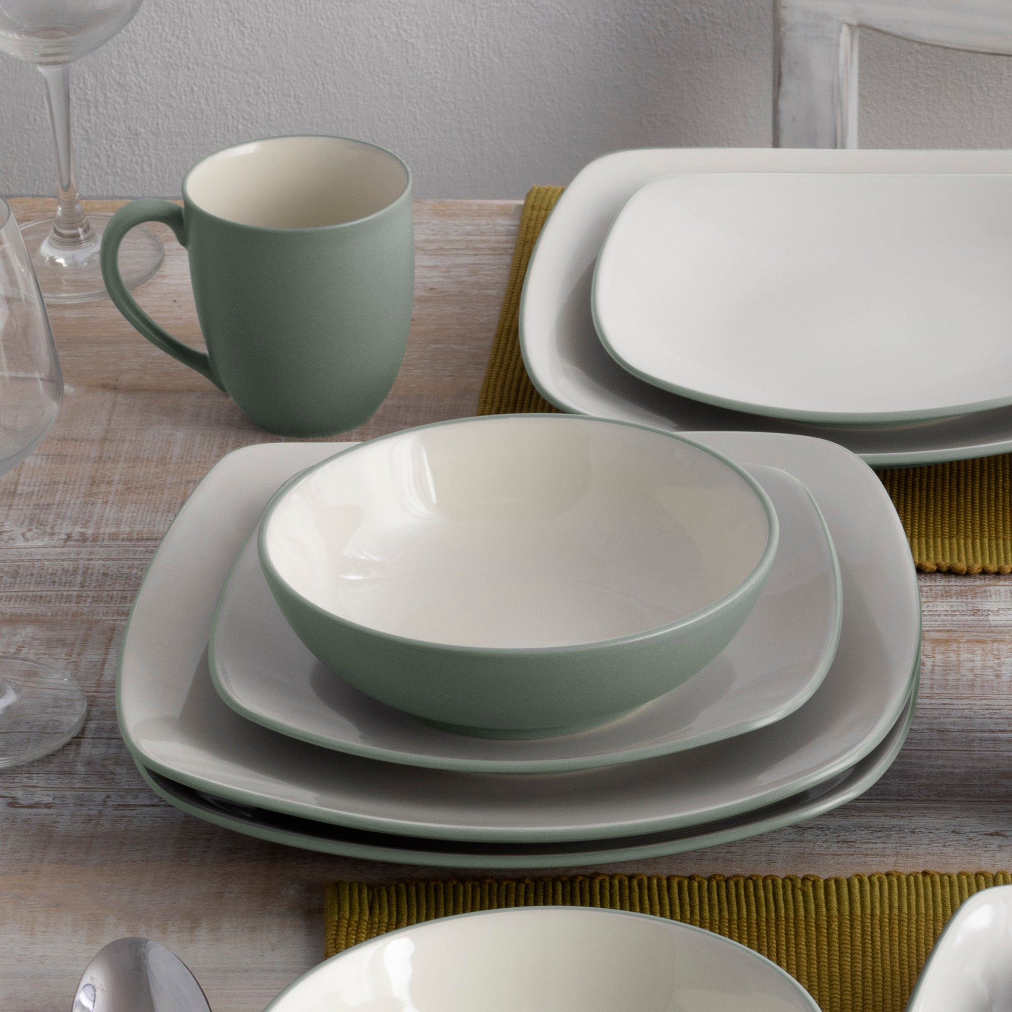  Noritake Colorwave 16-Piece Square Dinnerware Set, Service for 4 - Green - Bonton