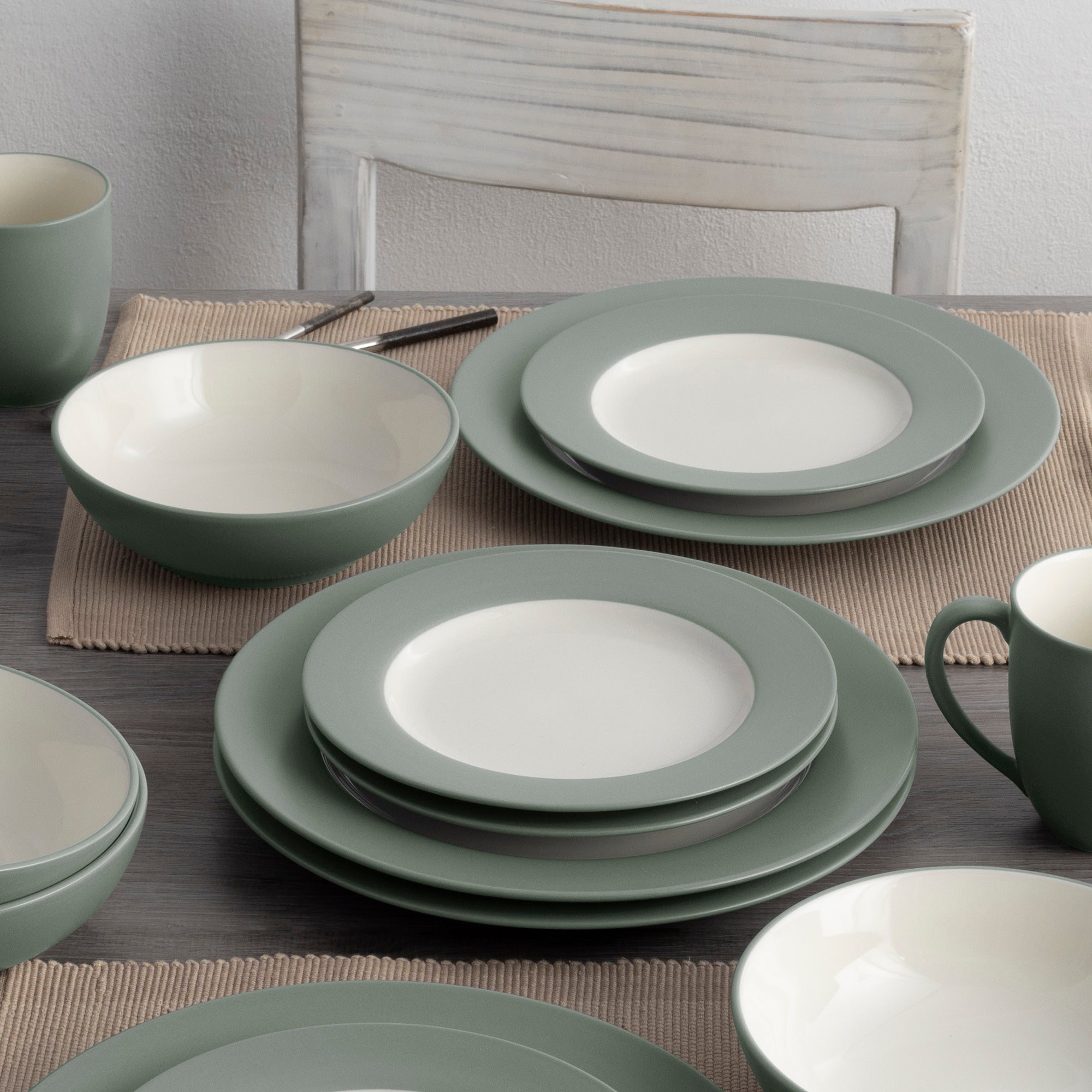  Noritake Colorwave 16-Piece Rim Dinnerware Set, Service for 4 - Green - Bonton