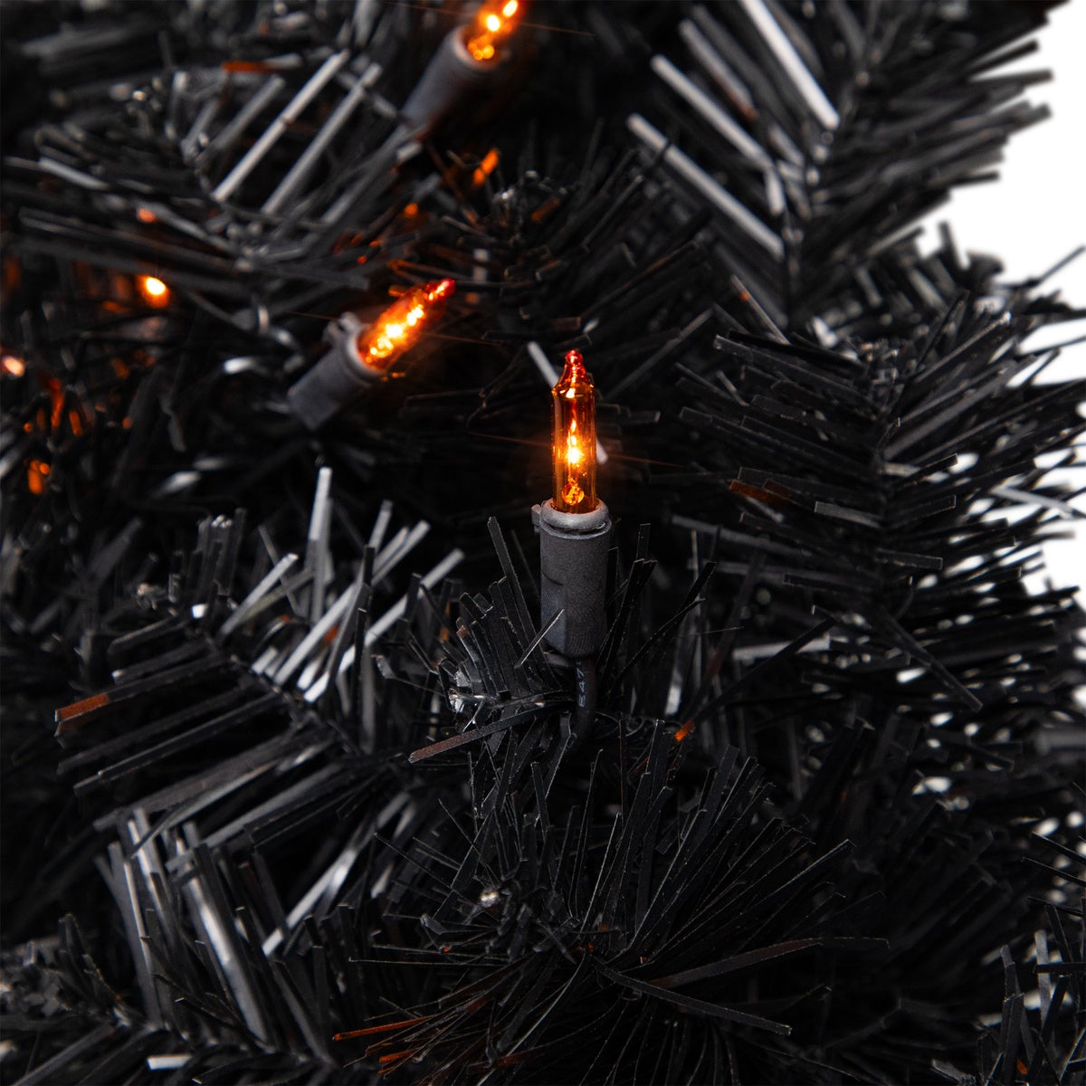 Northlight Pre-Lit Noble Spruce Artificial Halloween Wreath - 24