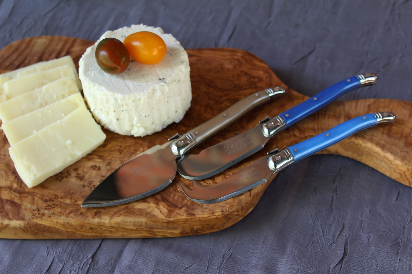  French Home Laguiole Set of 3 Cheese Knives With 14-Inch Olive Wood Cheese Board - Default Title - Bonton