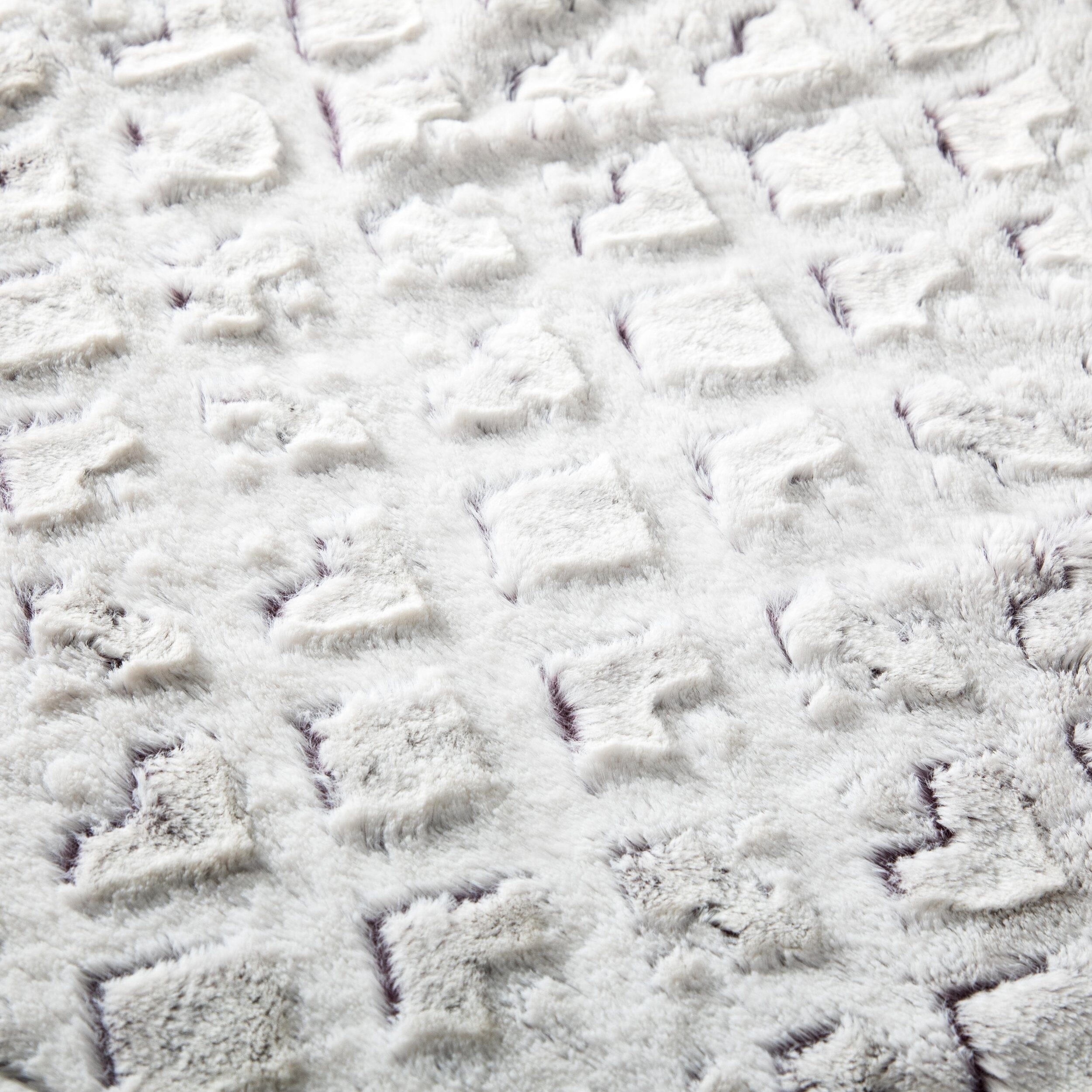 DaDa Bedding Collection DaDa Bedding Luxury Dreamy Milky White & Purple Sherpa Backside Faux Fur Throw Blanket (M3395) by DaDa Bedding Collection - 50