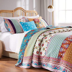 Thalia Velvet Embellished Quilt Set