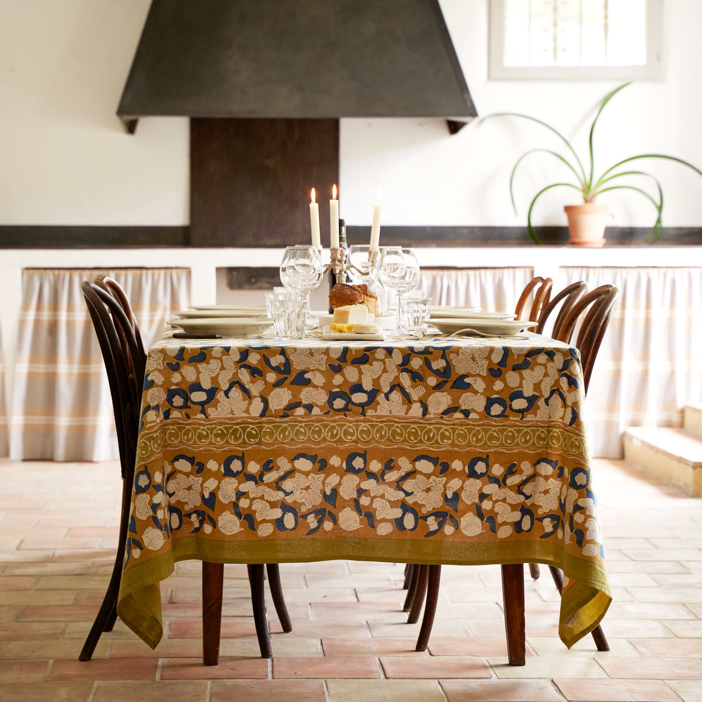  Couleur Nature Forest Harvest Mustard & Blue Tablecloth - Mustard/Blue - Bonton