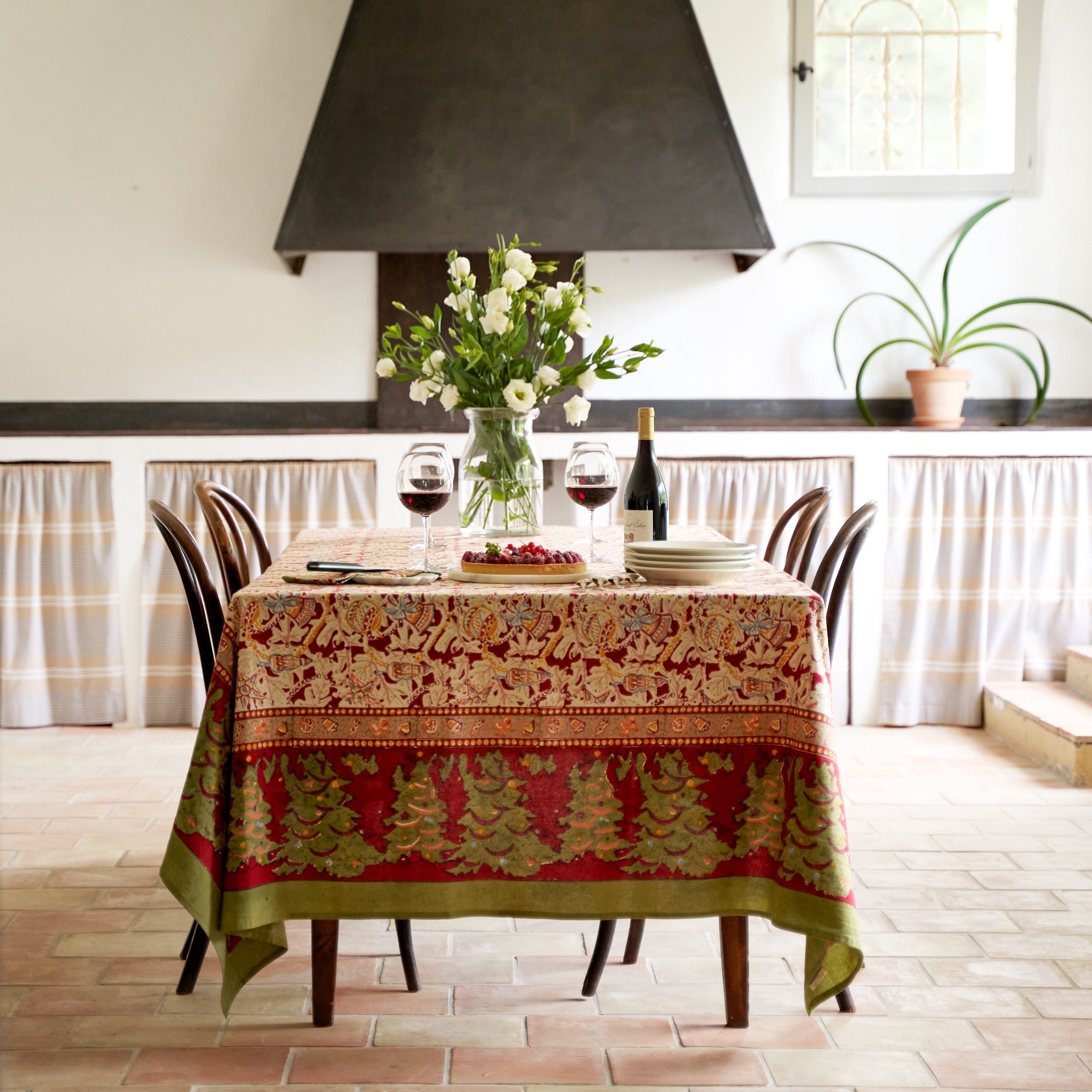  Couleur Nature Noel Red/Green Tablecloth - Red/Green - Bonton