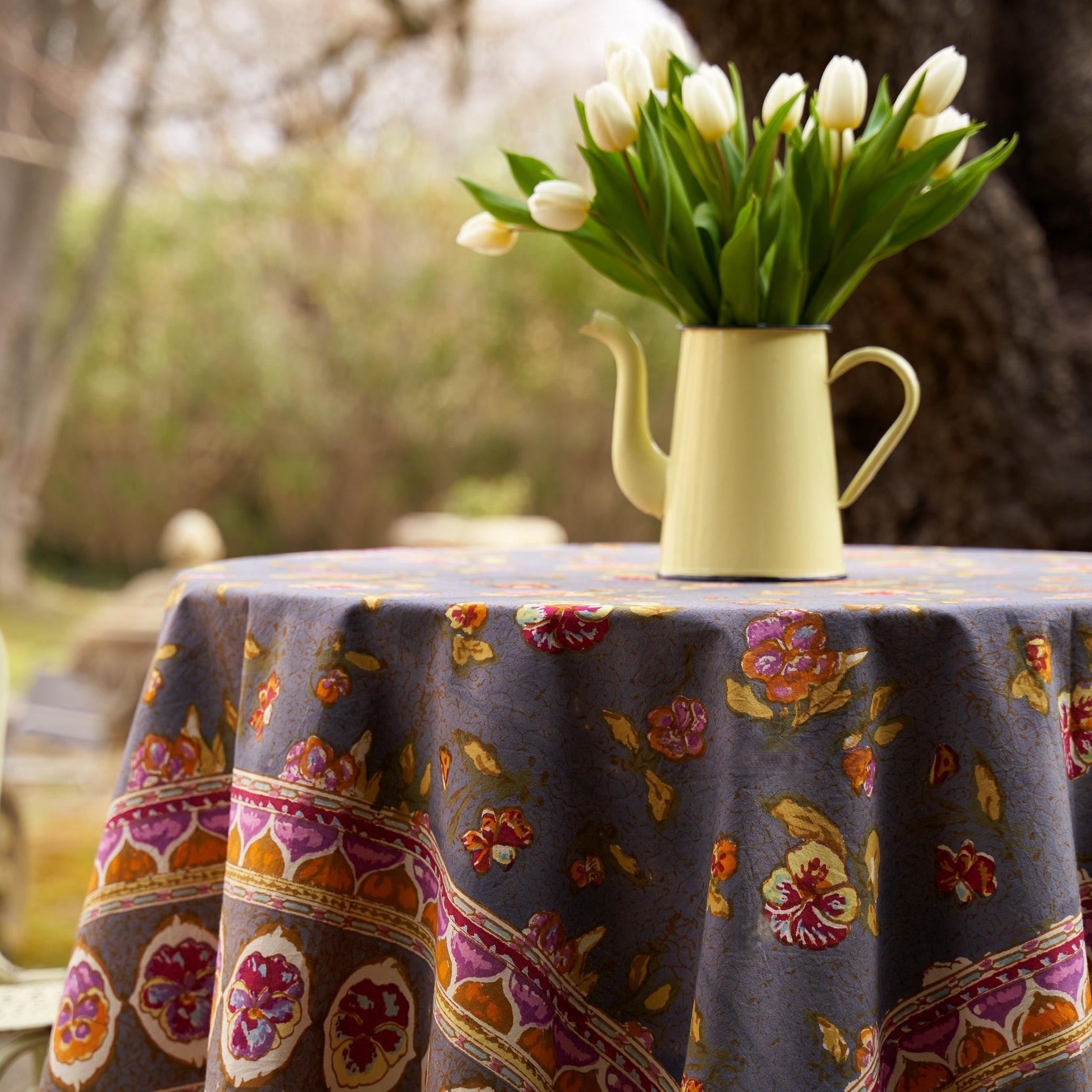  Couleur Nature Pansy Red/Grey Tablecloth - Red/Grey - Bonton