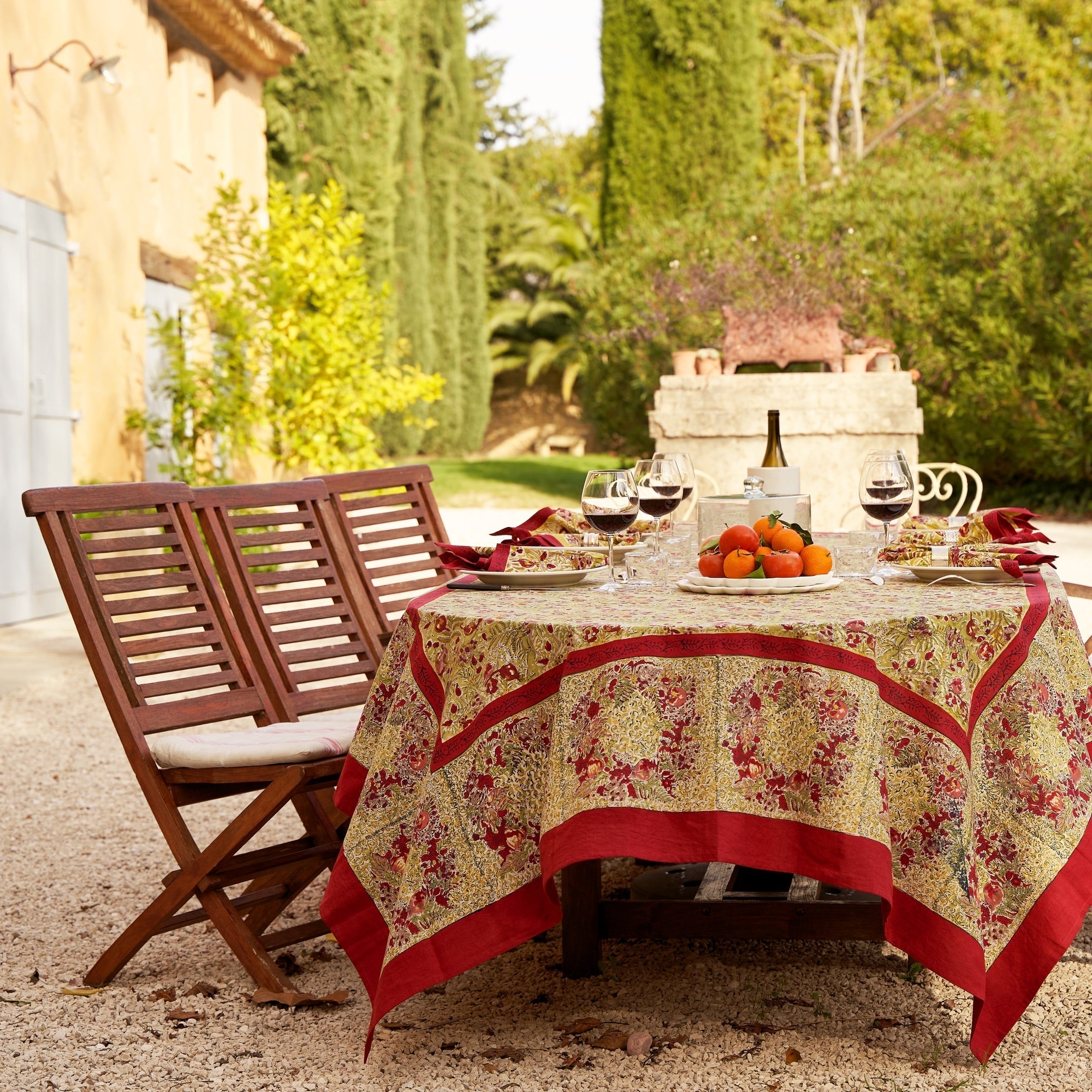  Couleur Nature Winter Garden Red/Green Tablecloth - Red/Green - Bonton