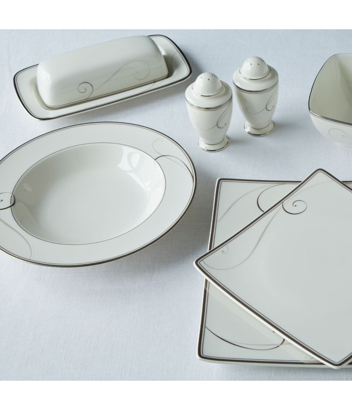  Noritake Platinum Wave Covered Butter - White - Bonton