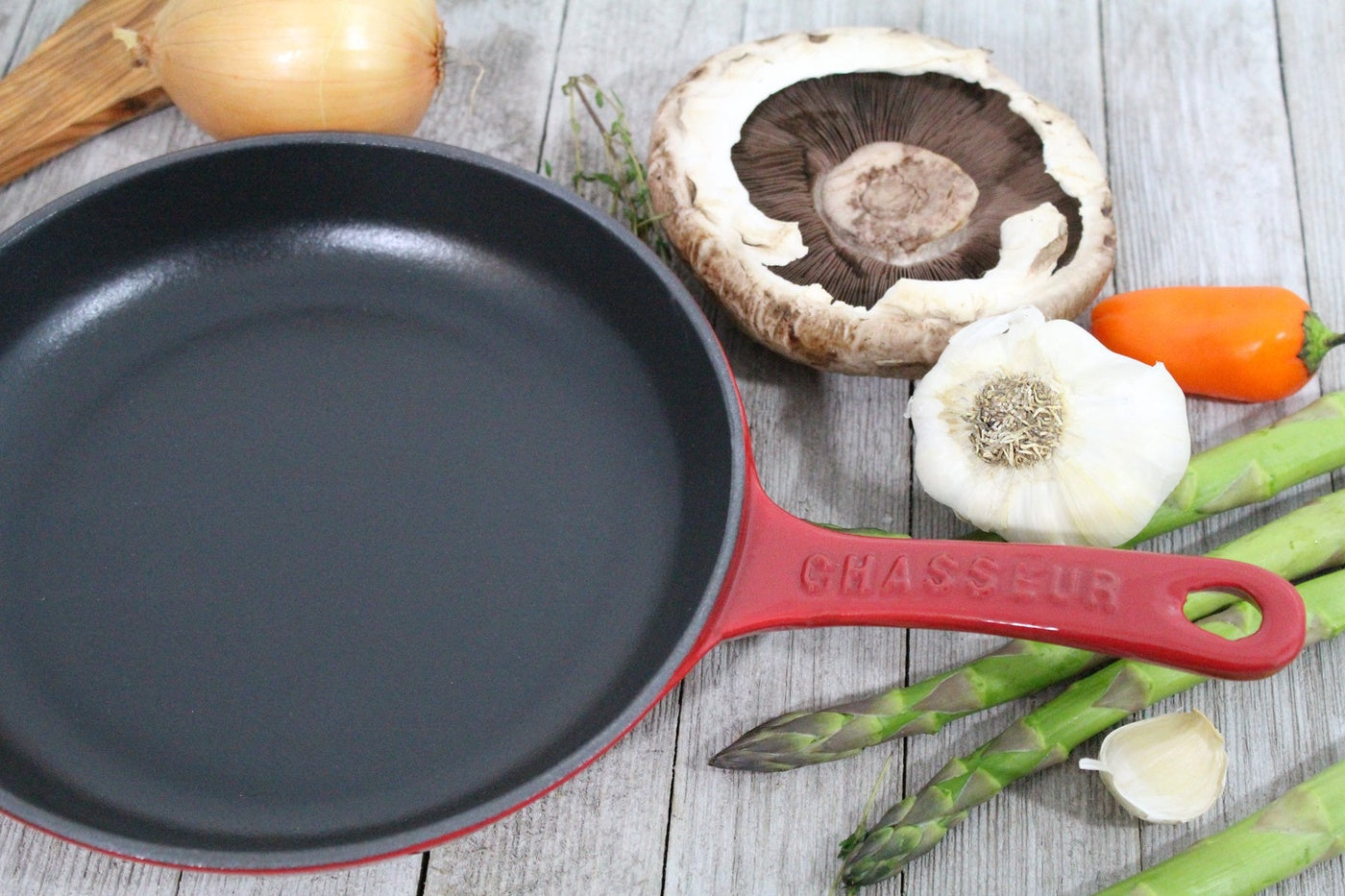  Chasseur Chasseur French Enameled Cast Iron Fry Pan With Cast Iron Handle, 8-Inch, Red - Default Title - Bonton