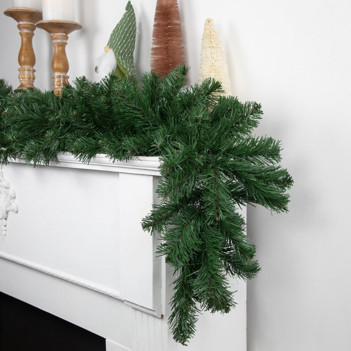  Northlight Colorado Spruce Artificial Christmas Garland - 9' X 10