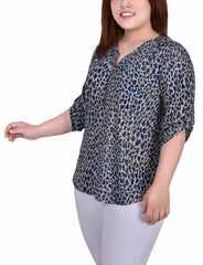 Plus Size 3/4 Roll Tab Zip Front Jacquard Knit Top