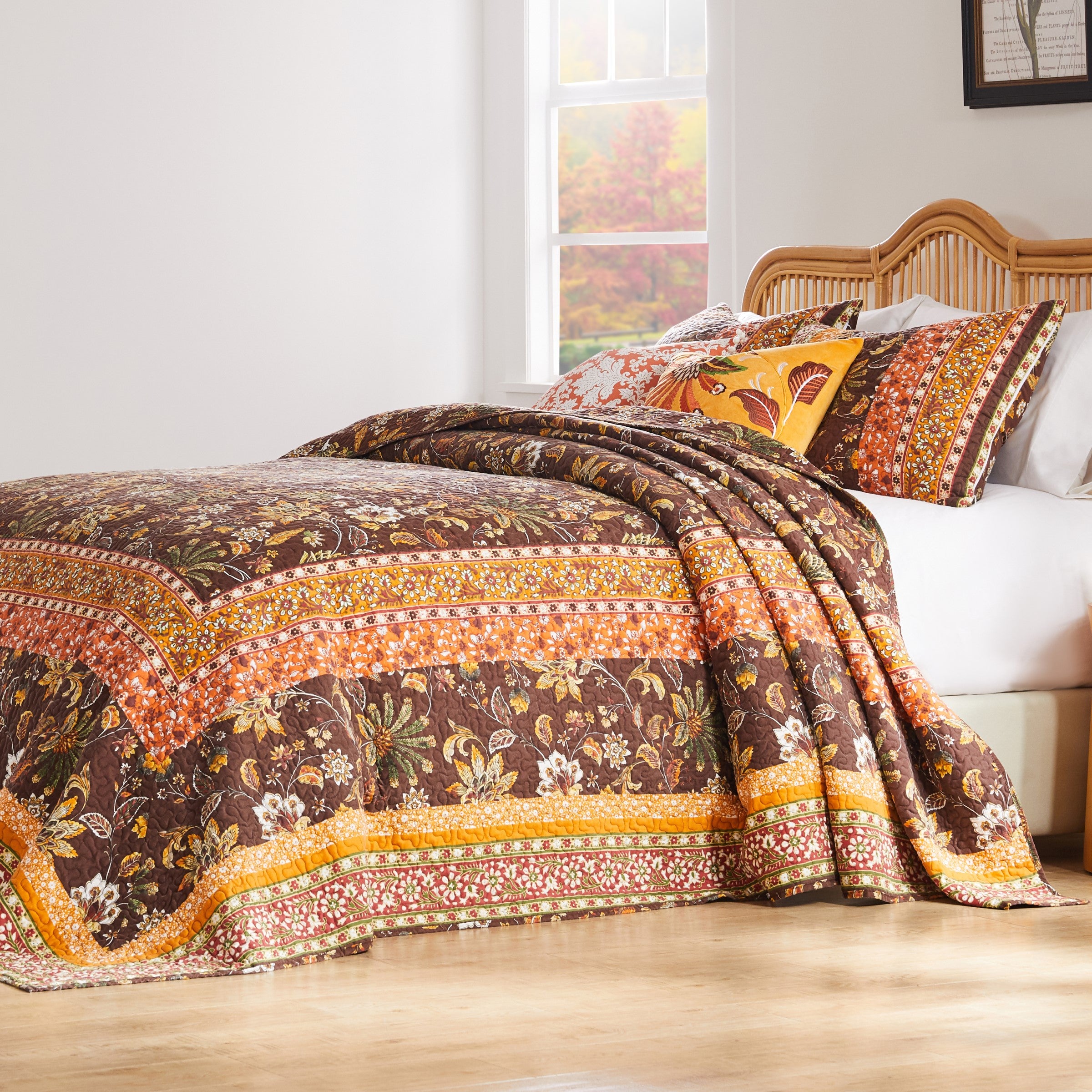  Greenland Home Fashions Audrey Vintage Floral Quilt Set - Chocolate - Bonton