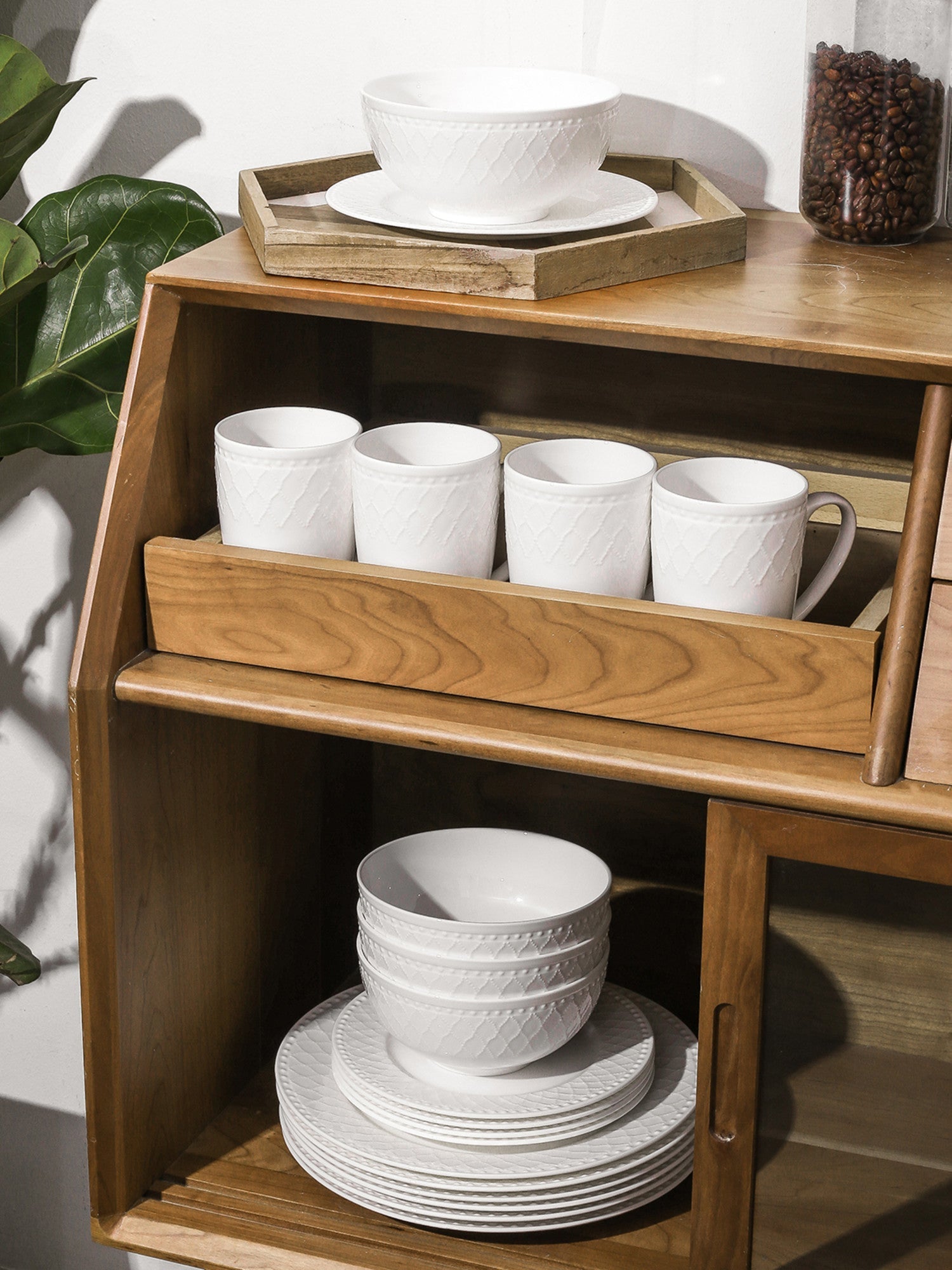  Stone + Lain Alexandria 16-Piece Dinnerware Set Bone China - White - Bonton