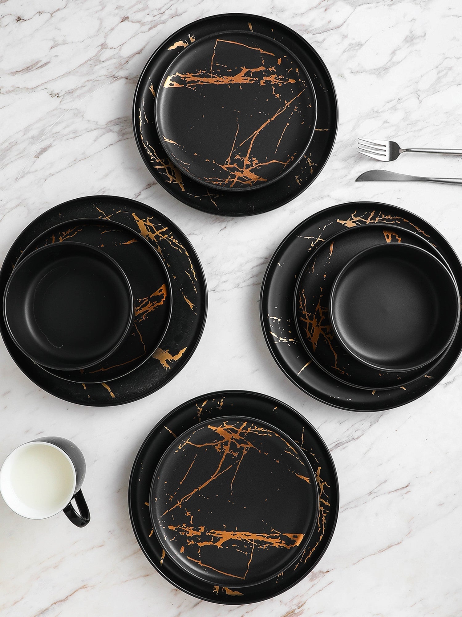  Stone + Lain Zora 16-Piece Dinnerware Set Porcelain - Black - Bonton