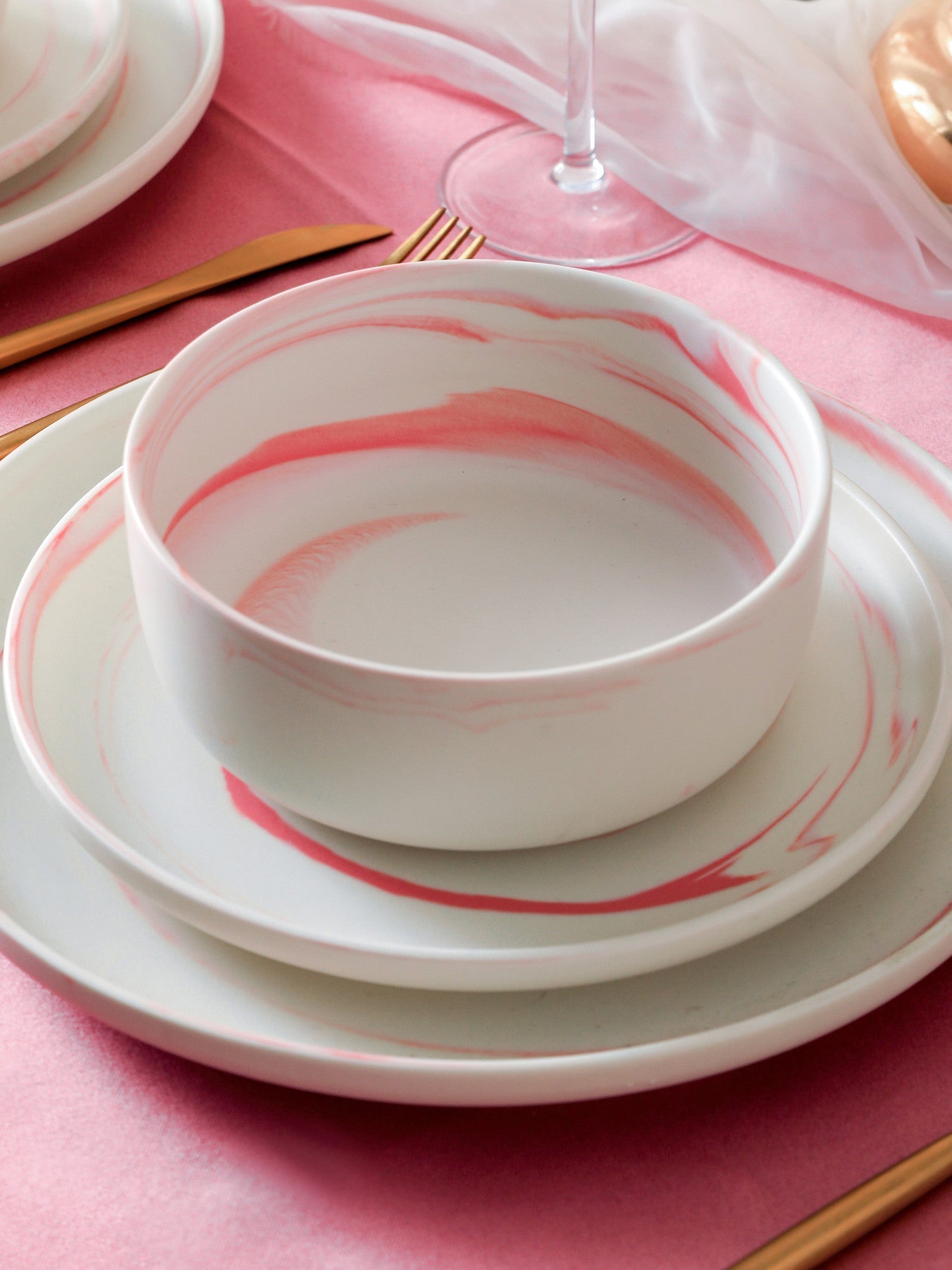  Stone + Lain Brighton 16-Piece Dinnerware Set Porcelain - Pink - Bonton