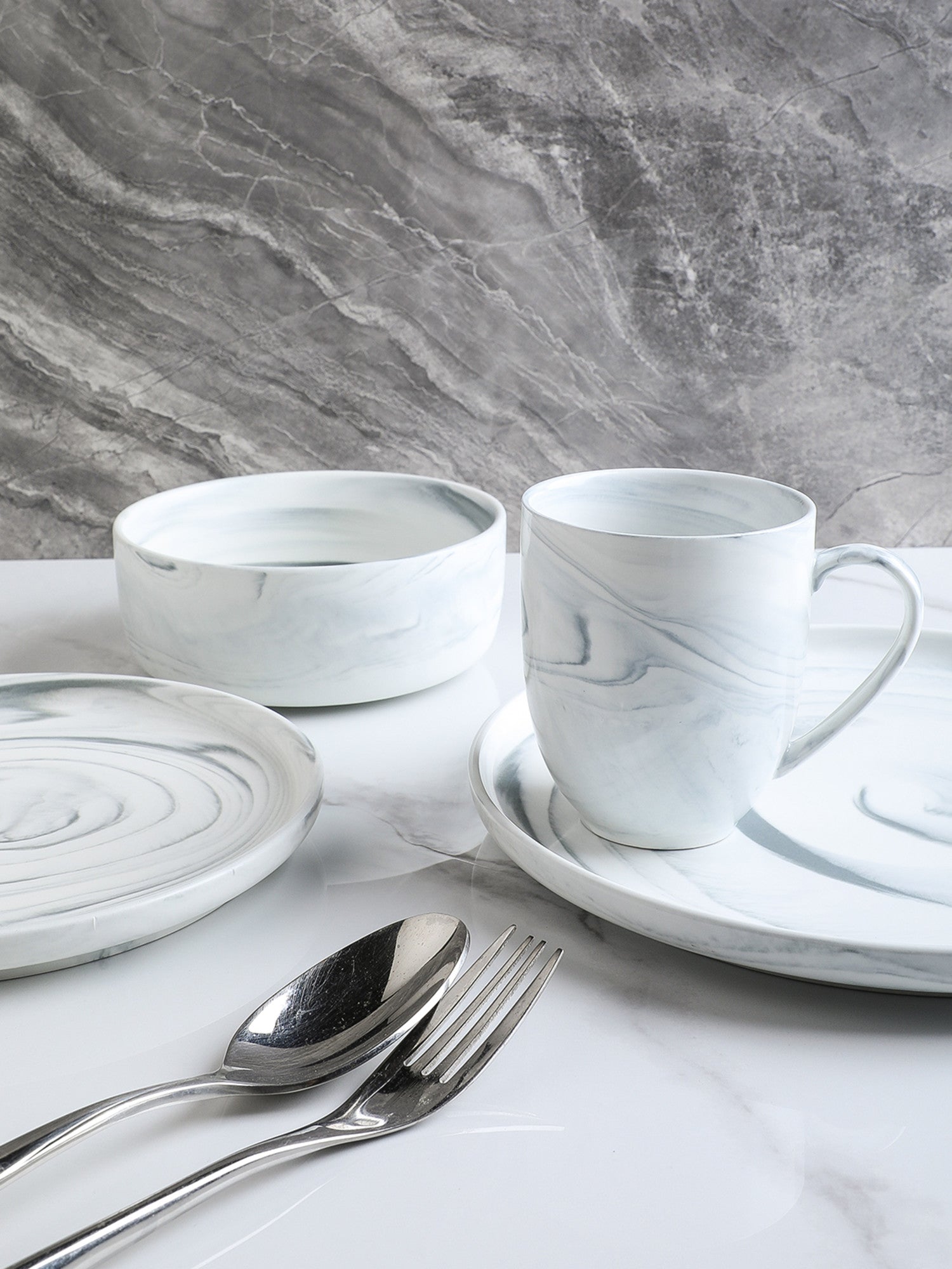  Stone + Lain Brighton 16-Piece Dinnerware Set Porcelain - Gray - Bonton