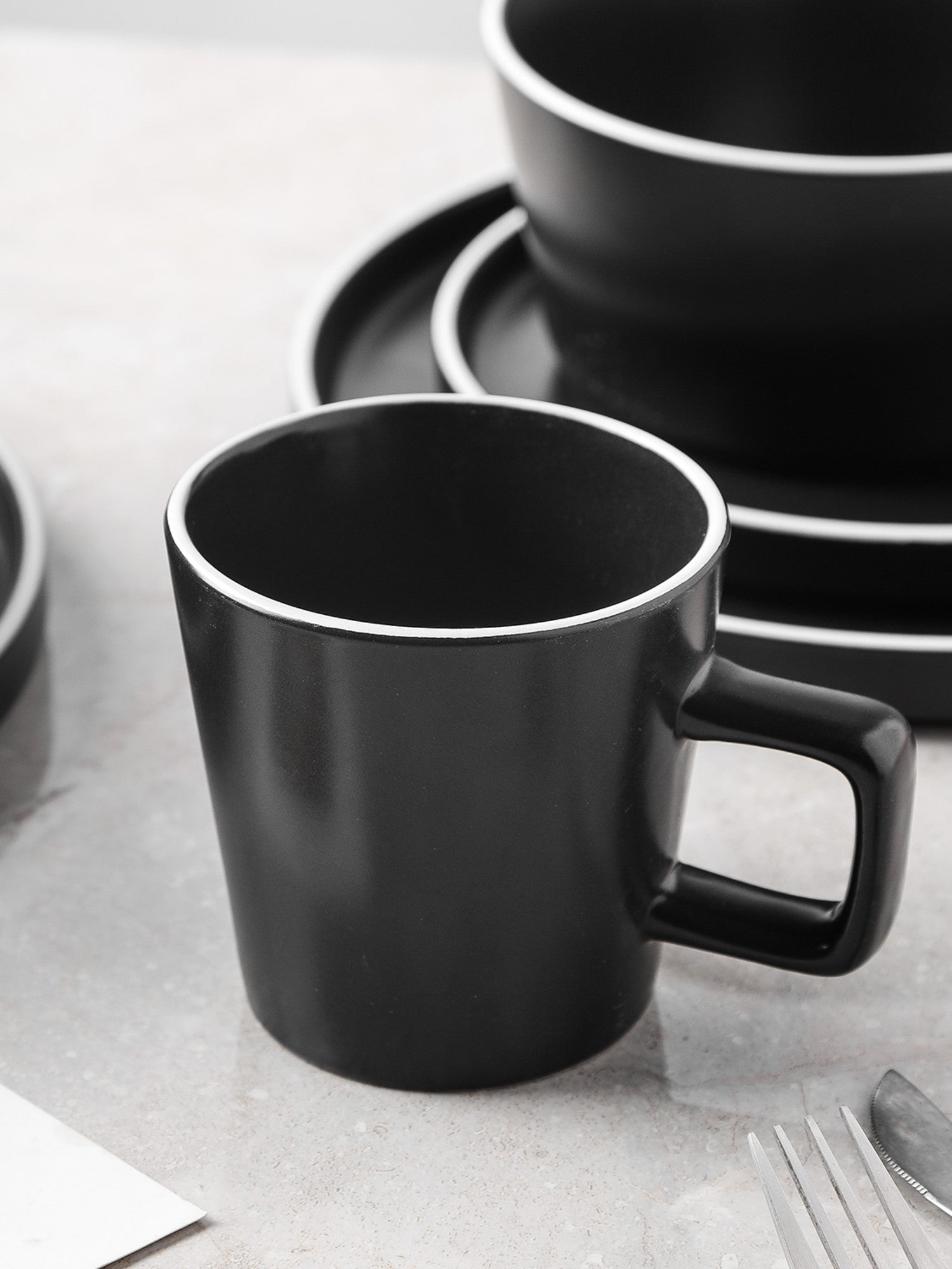  Stone + Lain Allison 32-Piece Dinnerware Set Stoneware - Black Matte - Bonton