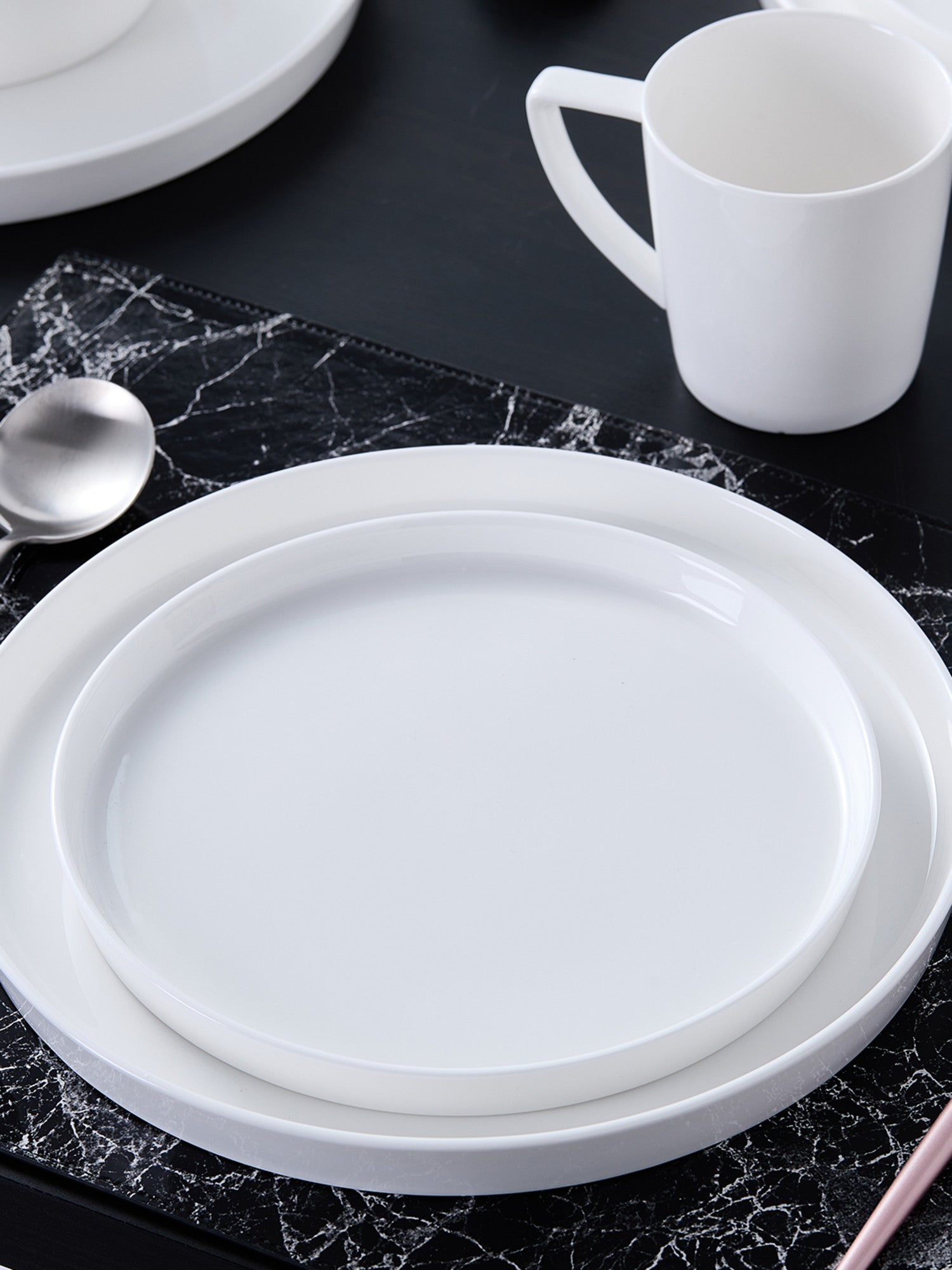  Stone + Lain Madeline 16-Piece Dinnerware Set Bone China - White - Bonton