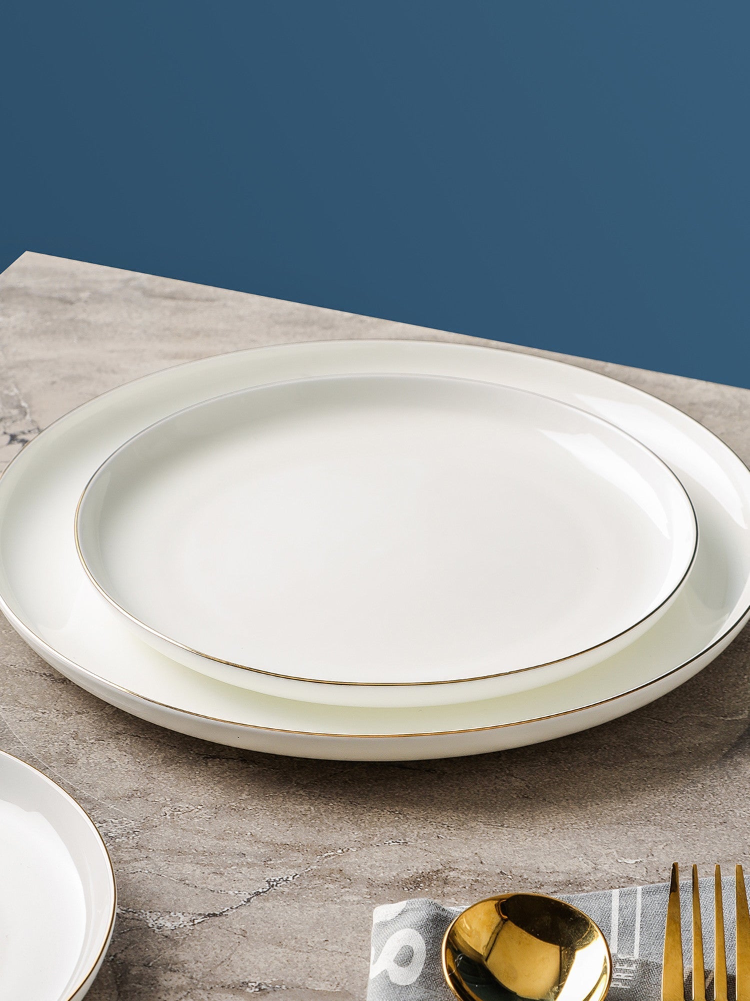  Stone + Lain Gabrielle 12-Piece Dinnerware Set Bone China - Gold - Bonton