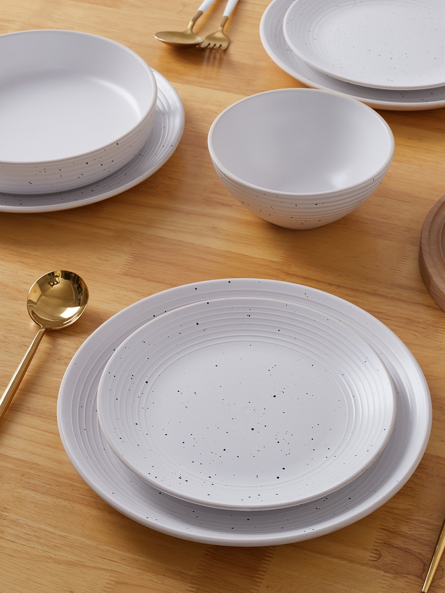  Stone + Lain Lauren 16-Piece Dinnerware Set Stoneware - Off White - Bonton