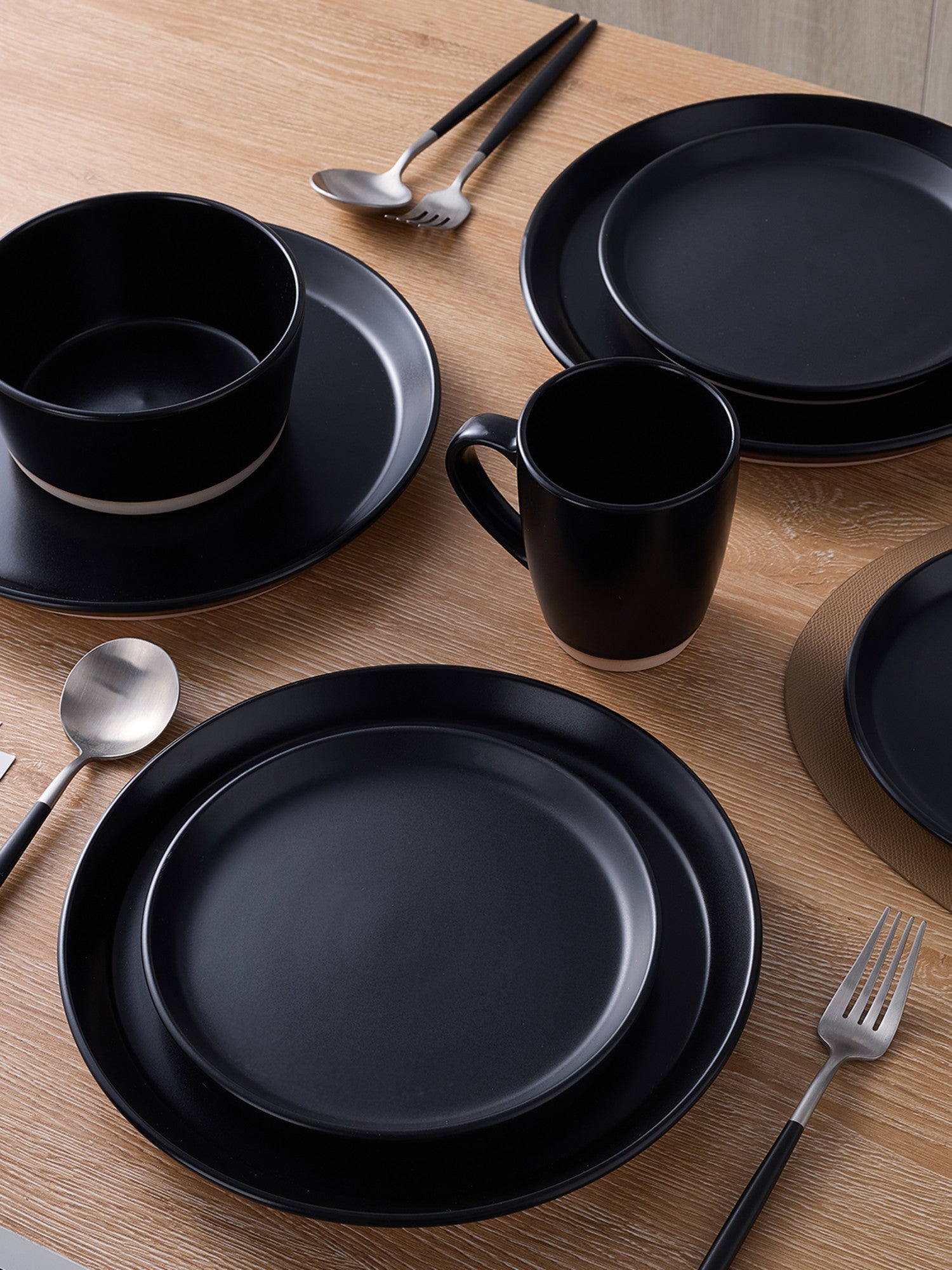  Stone + Lain Jules 32-Piece Dinnerware Set Stoneware - Black - Bonton