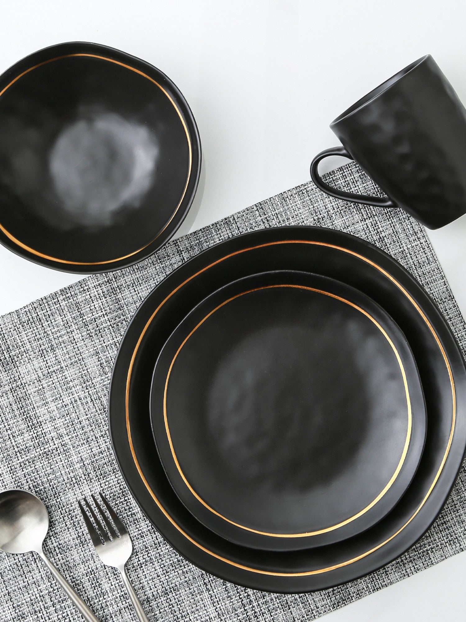  Stone + Lain Clara 16-Piece Dinnerware Set Porcelain - Black - Bonton