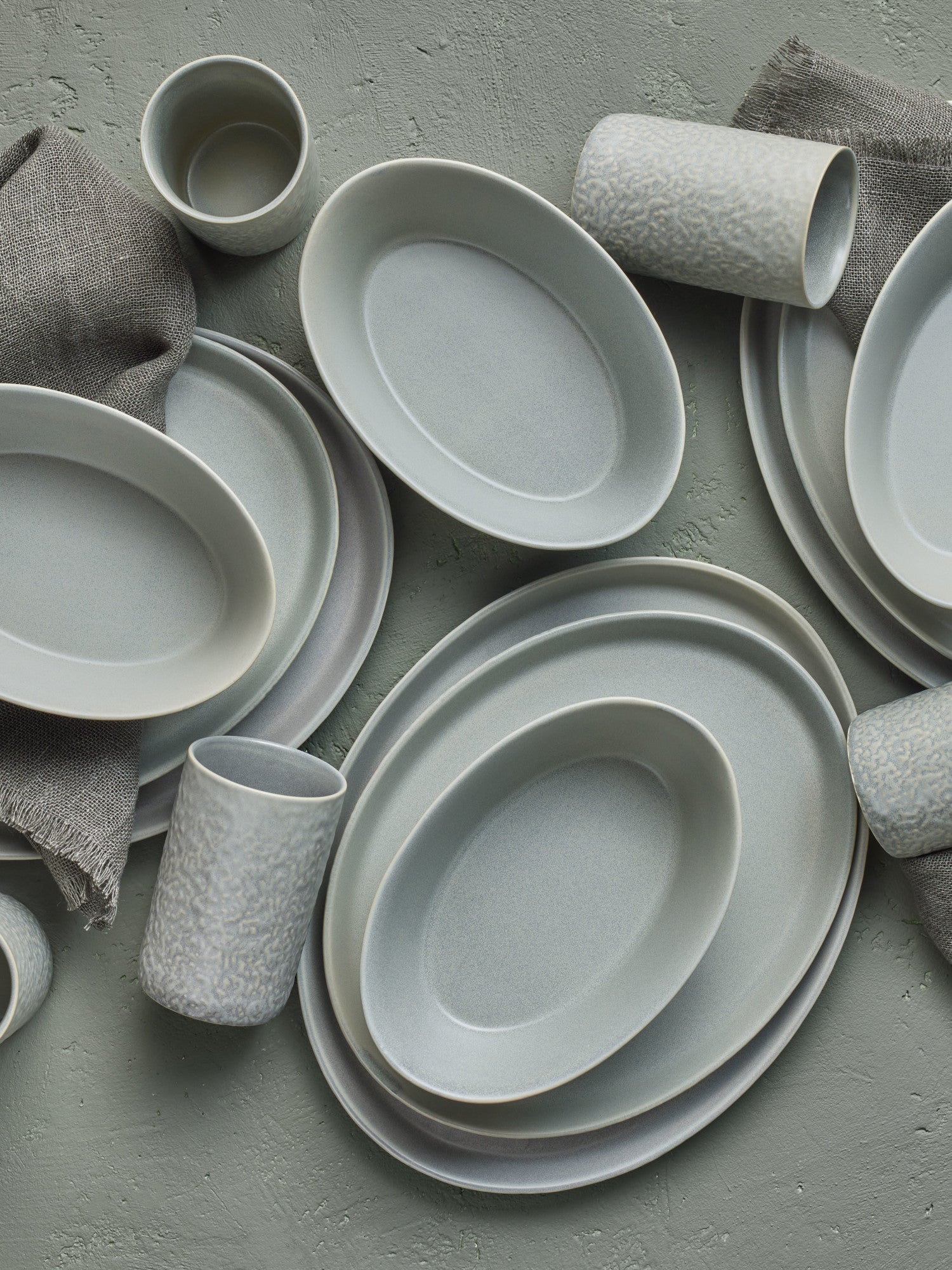  Stone + Lain Katachi 16-Piece Dinnerware Set Stoneware - Grey - Bonton