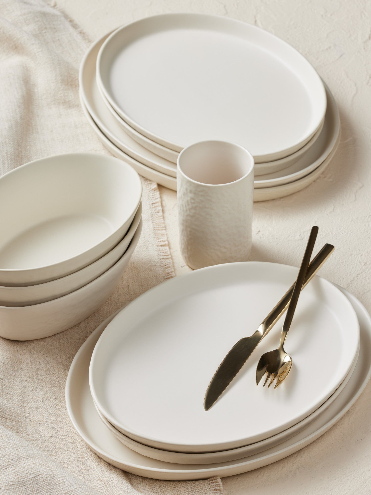  Stone + Lain Katachi 16-Piece Dinnerware Set Stoneware - Nude - Bonton