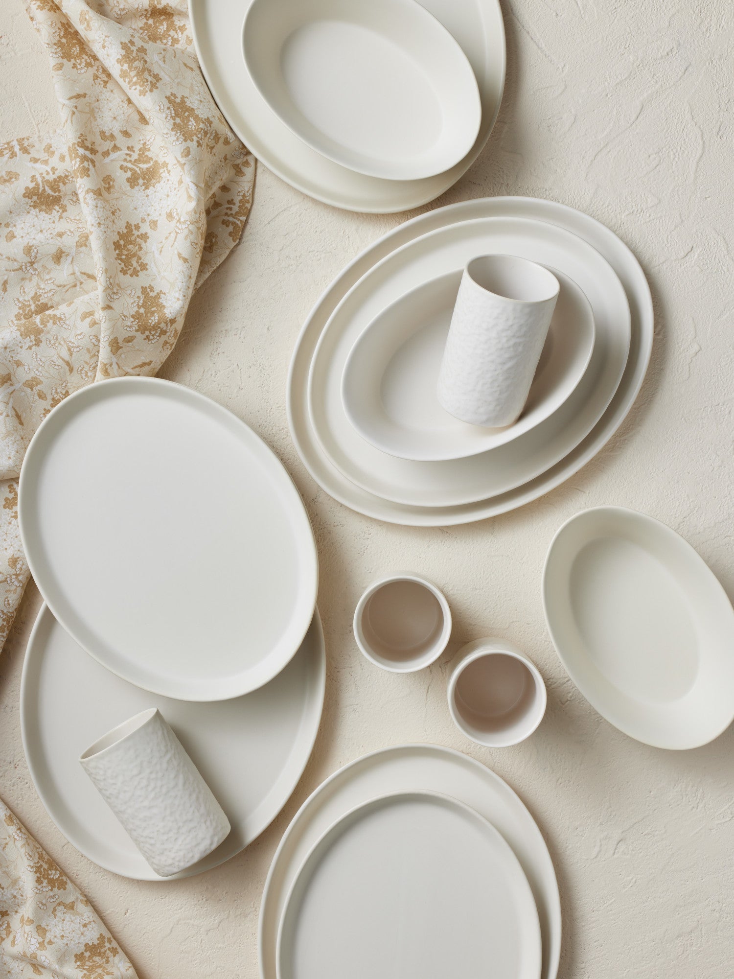  Stone + Lain Katachi 16-Piece Dinnerware Set Stoneware - Ivory - Bonton