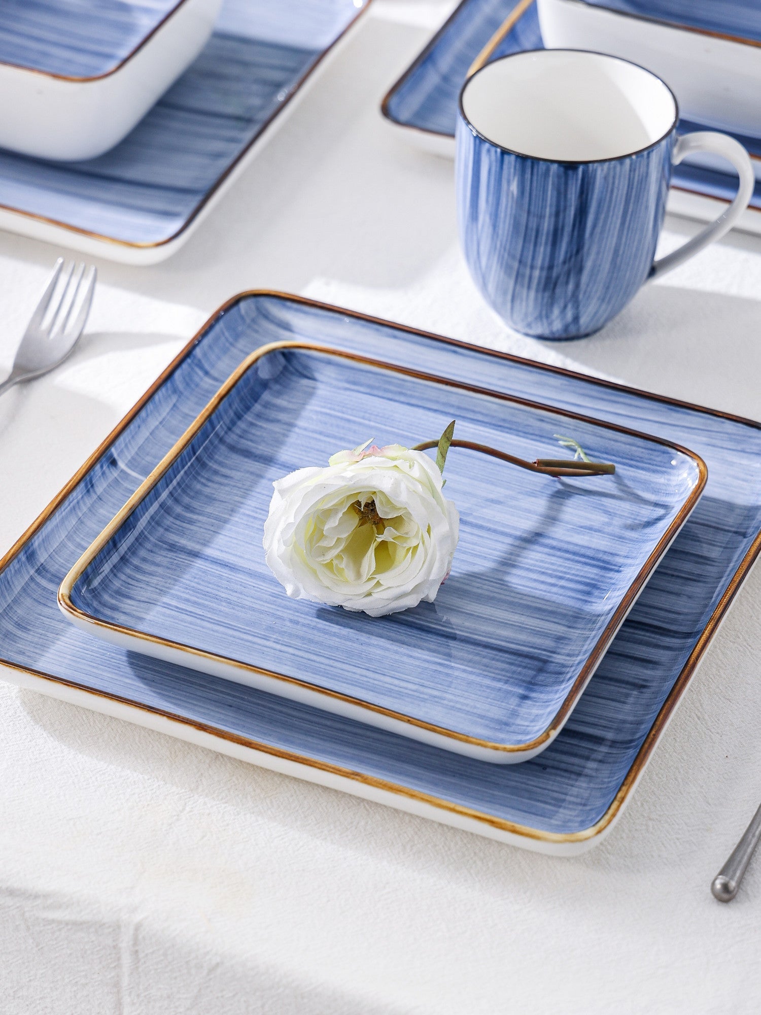  Stone + Lain Esmeralda 16-Piece Dinnerware Set Porcelain - Blue - Bonton