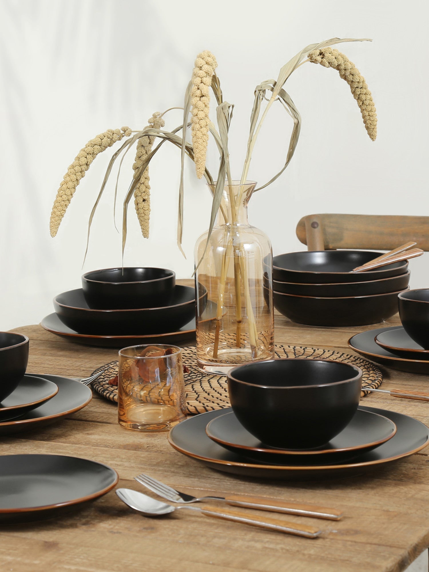  Stone + Lain Brasa 16-Piece Dinnerware Set Stoneware - Black - Bonton