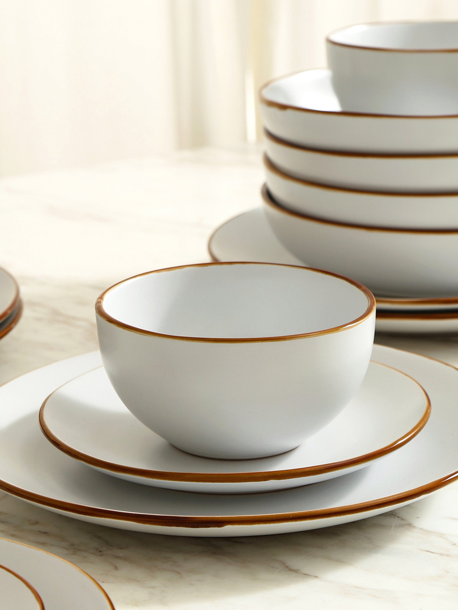  Stone + Lain Brasa 32-Piece Dinnerware Set Stoneware - White - Bonton