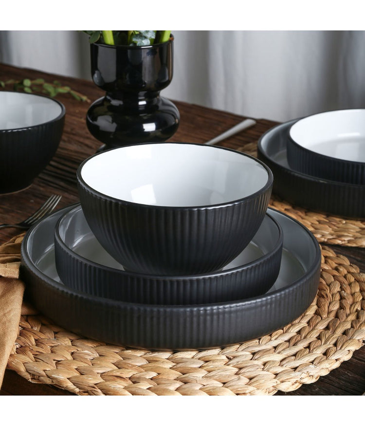 Larosso 24-Piece Dinnerware Set Stoneware Black