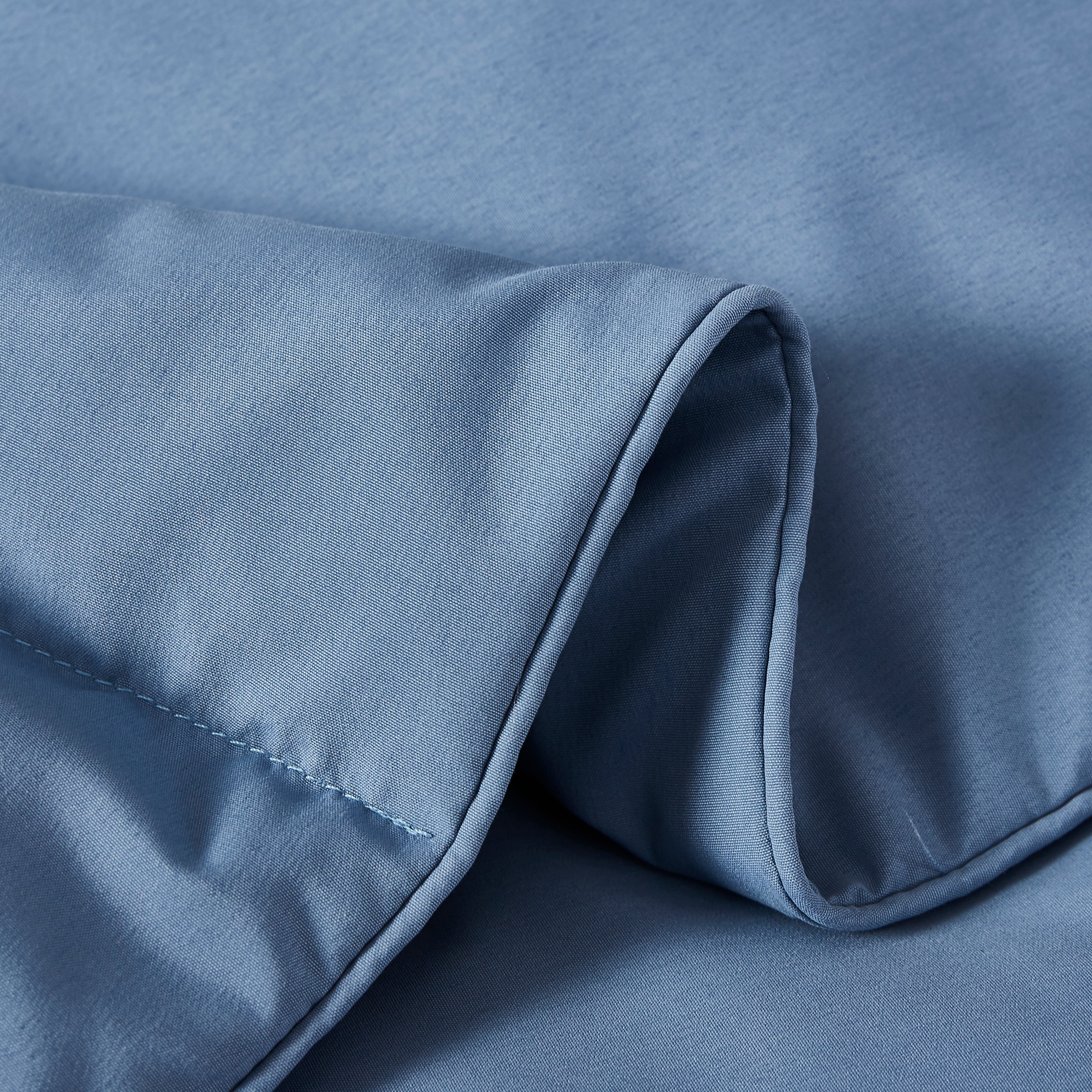  Beautyrest All Season Comforter - Blue - Bonton