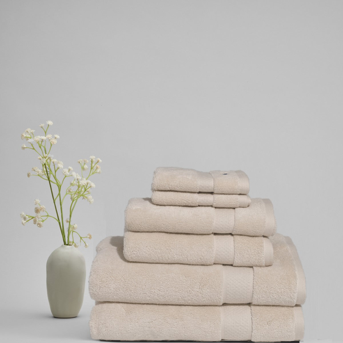  Royal Velvet Signature Solid 6 Piece Towel Set - Ivory - Bonton