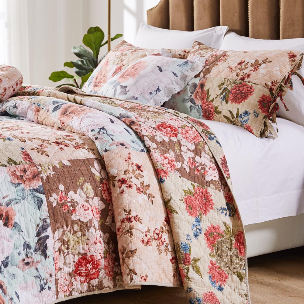  Greenland Home Fashions Briar Cotton Patchwork Quilt Set - Natural - Bonton