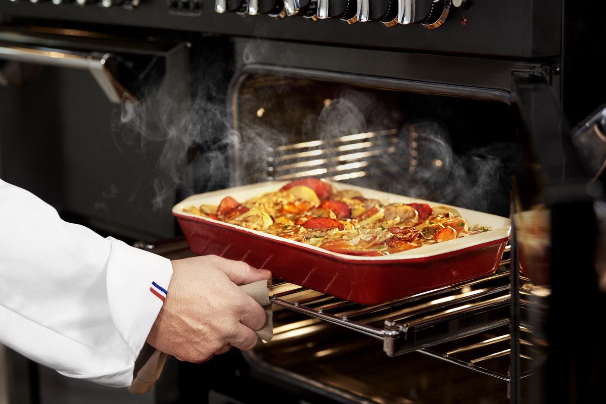  Chasseur Enameled Cast Iron Rectangular Roasting Pan - Red - Bonton