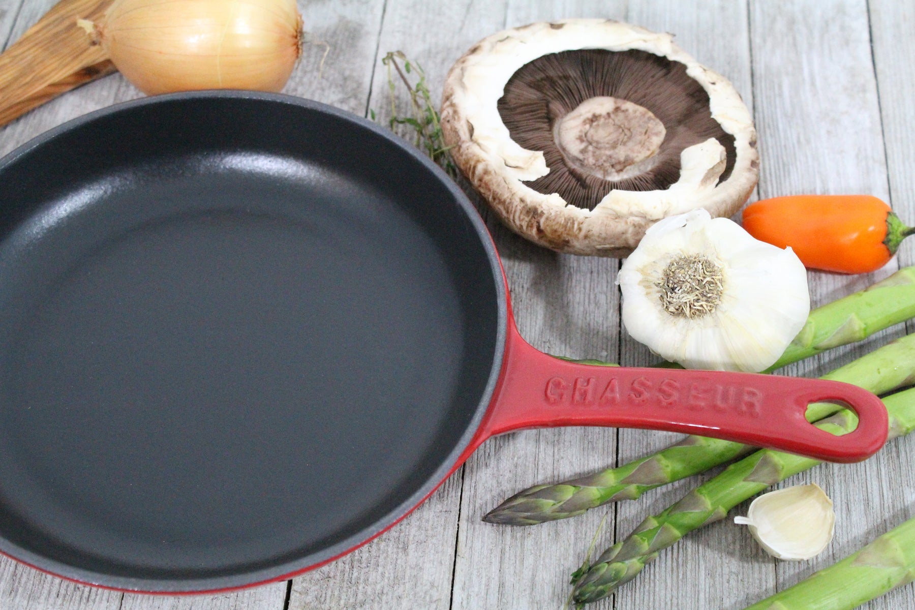  Chasseur French Enameled Cast Iron Fry Pan With Cast Iron Handle, 8-Inch, Red - Default Title - Bonton