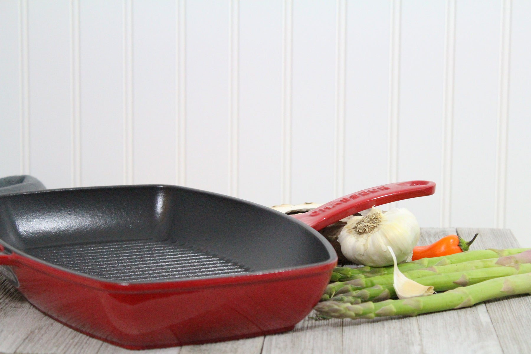 Chasseur Red Rectangular French Enameled Cast Iron Grill Pan (CI_3140), 12-Inch - Red - Bonton