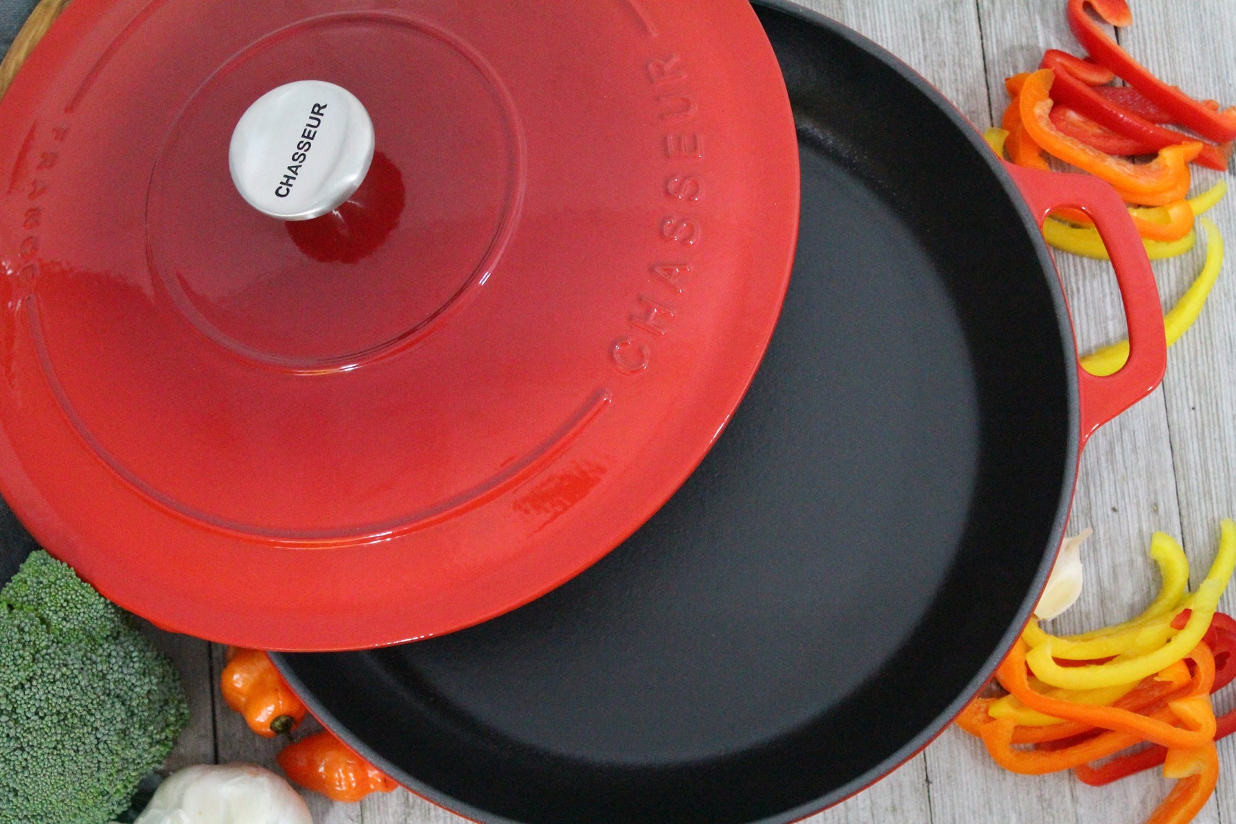  Chasseur French Enameled Cast Iron Braiser With Lid, 2.6-Quart, Red - Default Title - Bonton