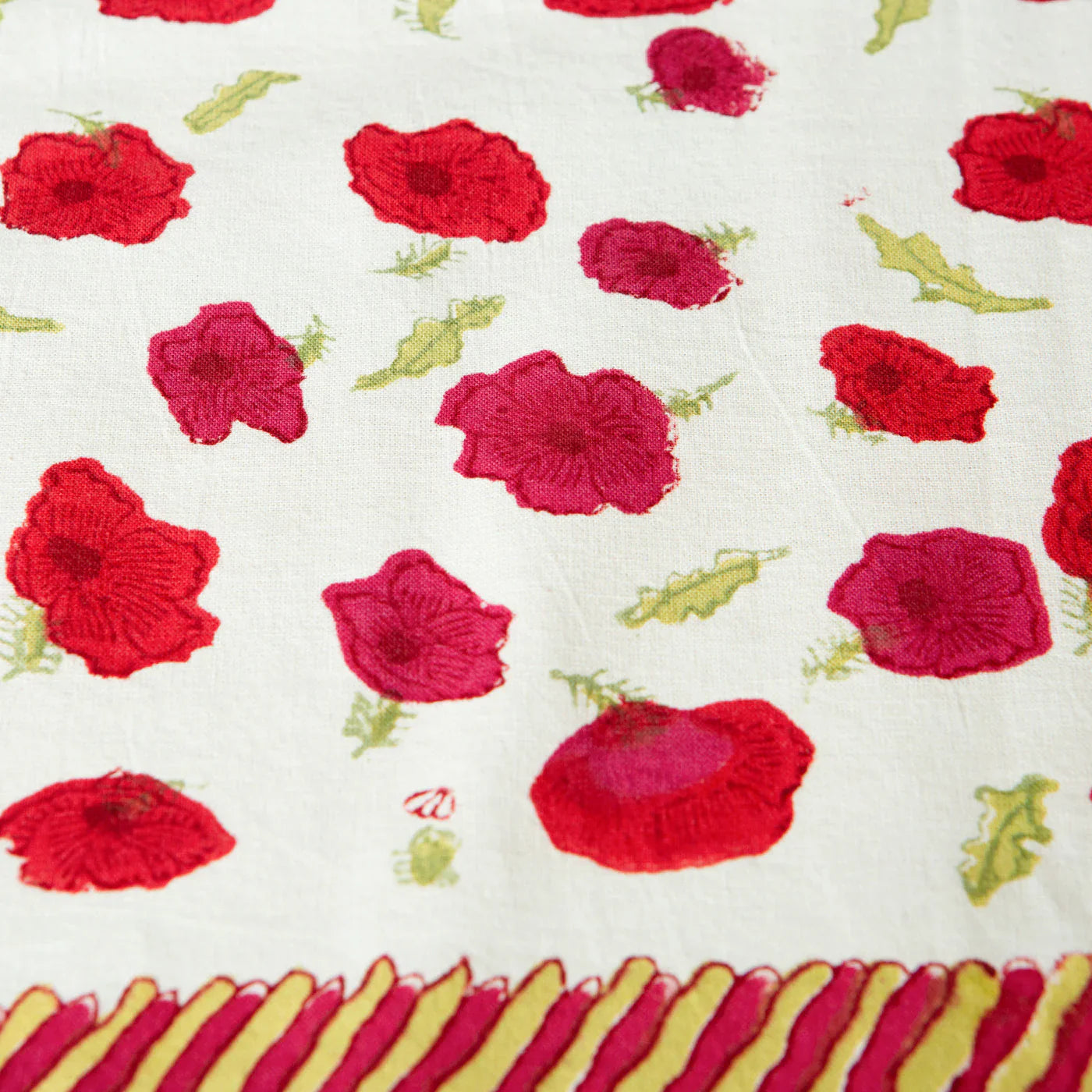  Couleur Nature Poppies Red/Green Tablecloth - Red/Green - Bonton