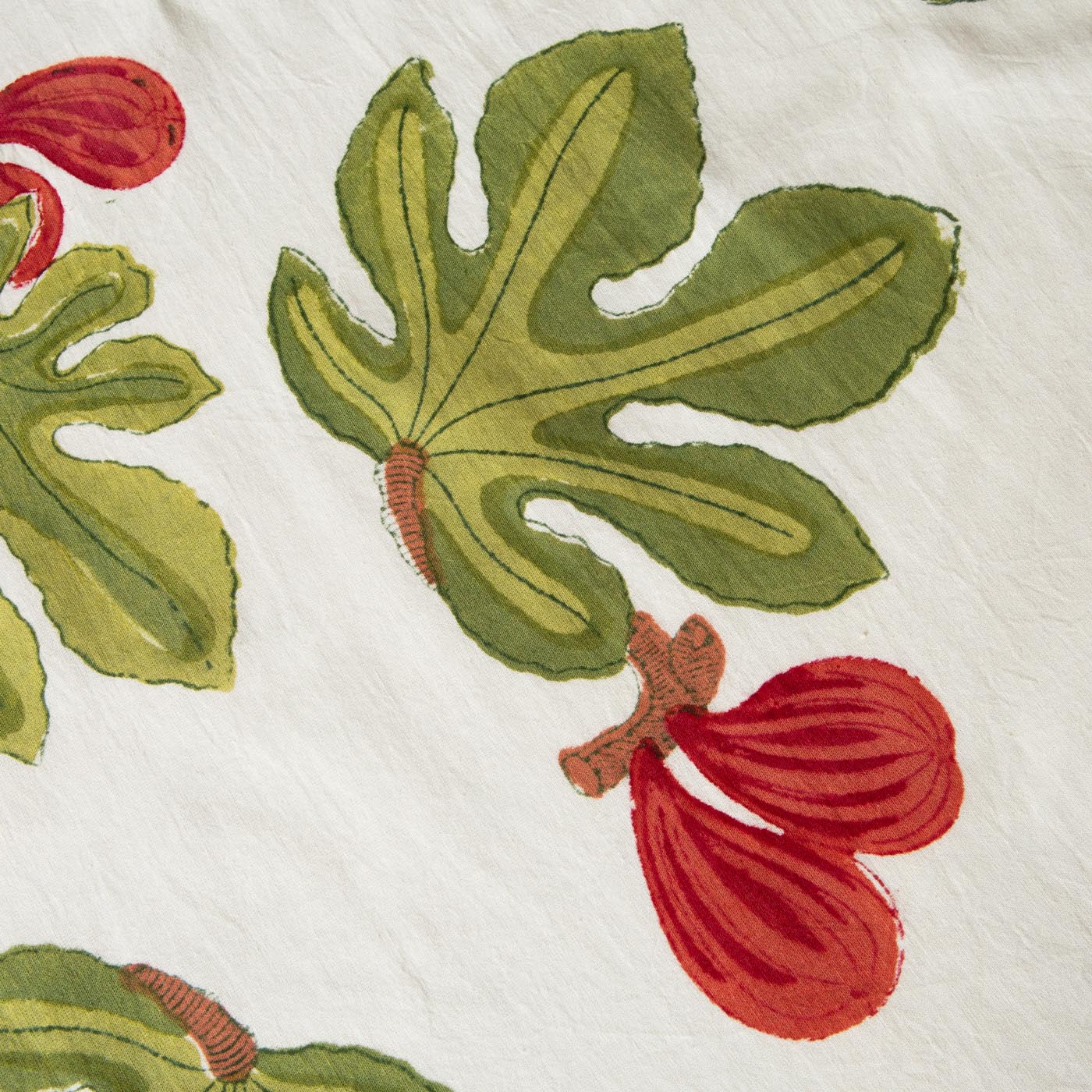  Couleur Nature Fig Red/Green Tablecloth - Red/Green - Bonton