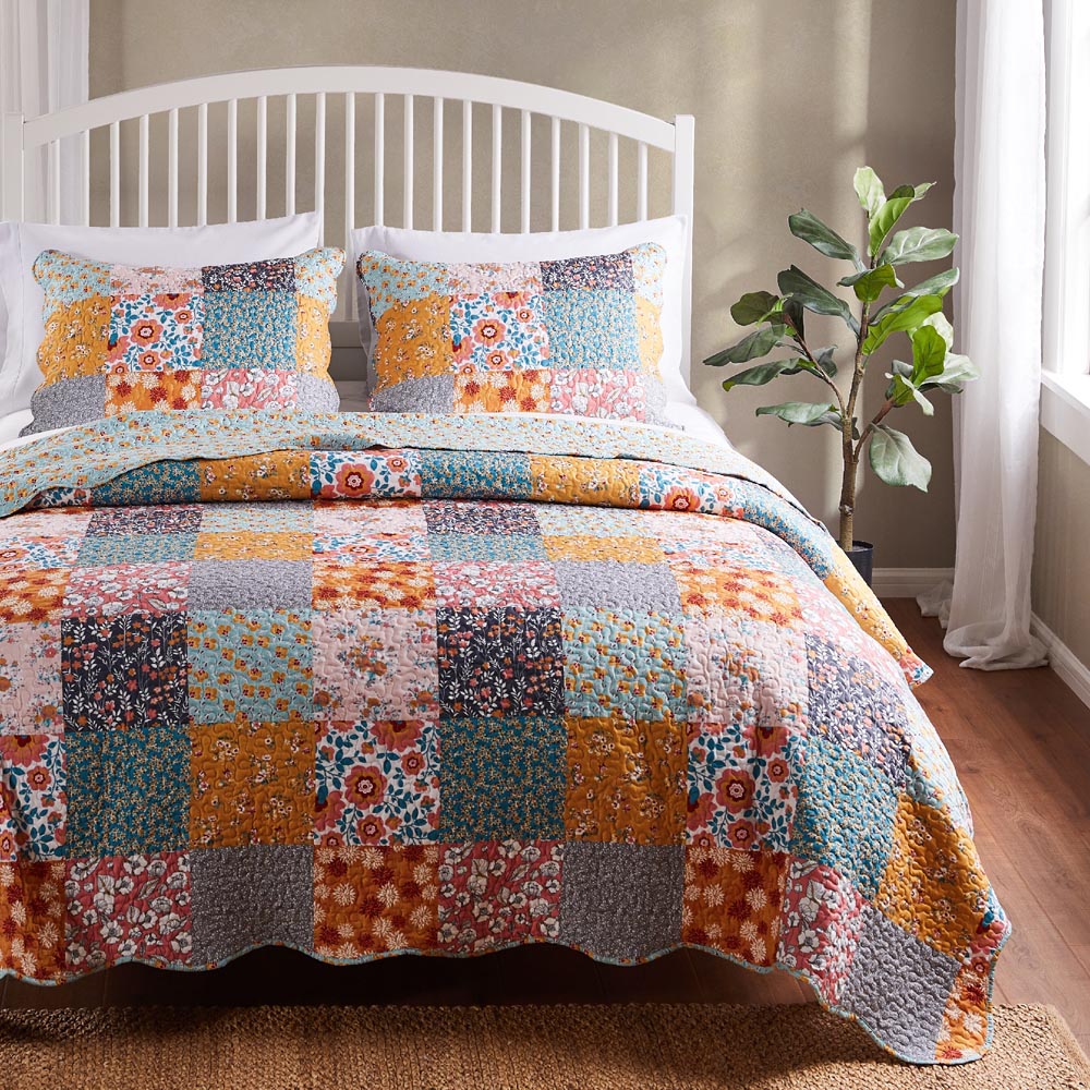  Greenland Home Fashions Carlie Cotton Rich Calico Print Quilt Set - Calico - Bonton